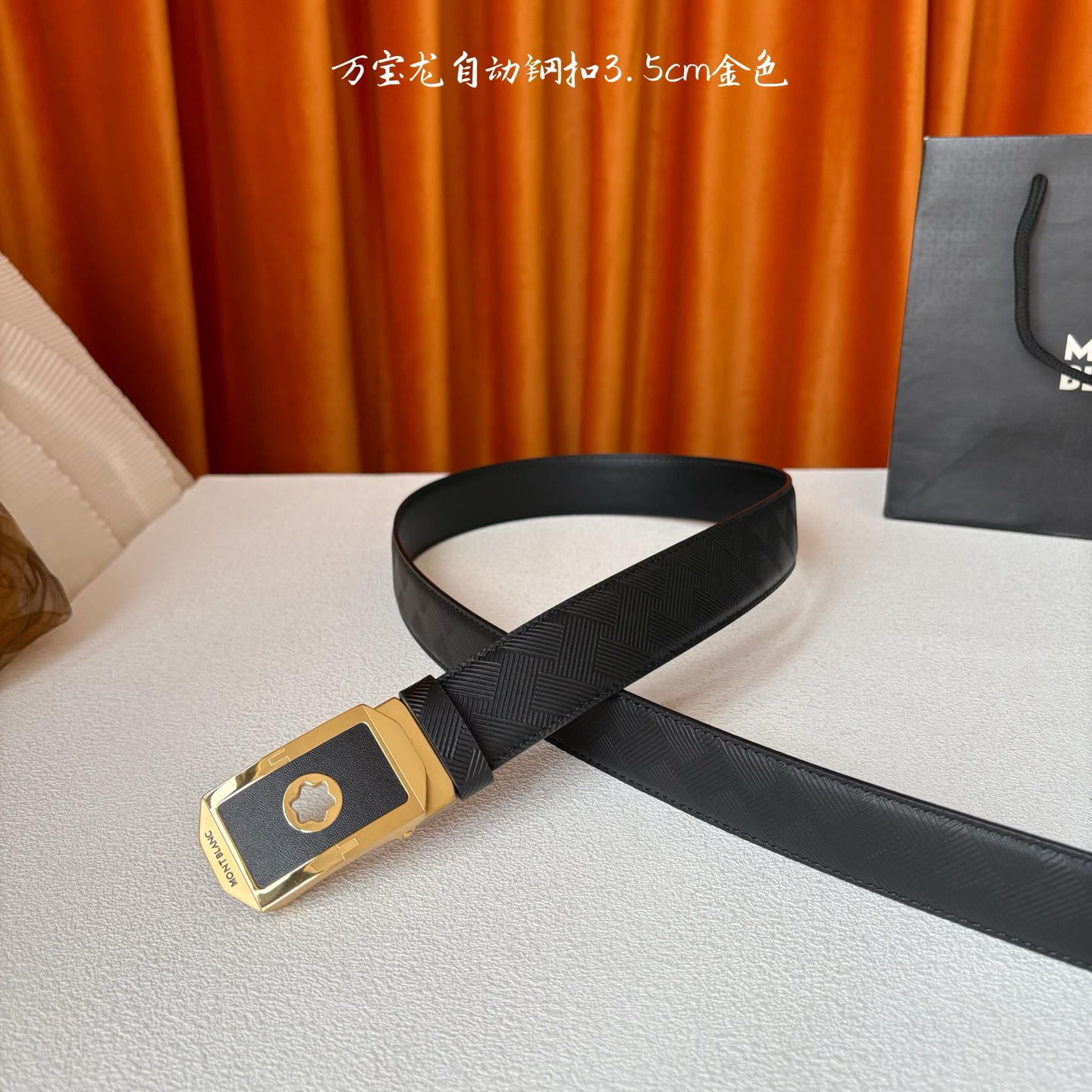 品牌：【万宝龙】 Montblanc家持续其一贯的高雅、绅士、精致的风格，进口小牛皮，手感细腻柔软。纯钢