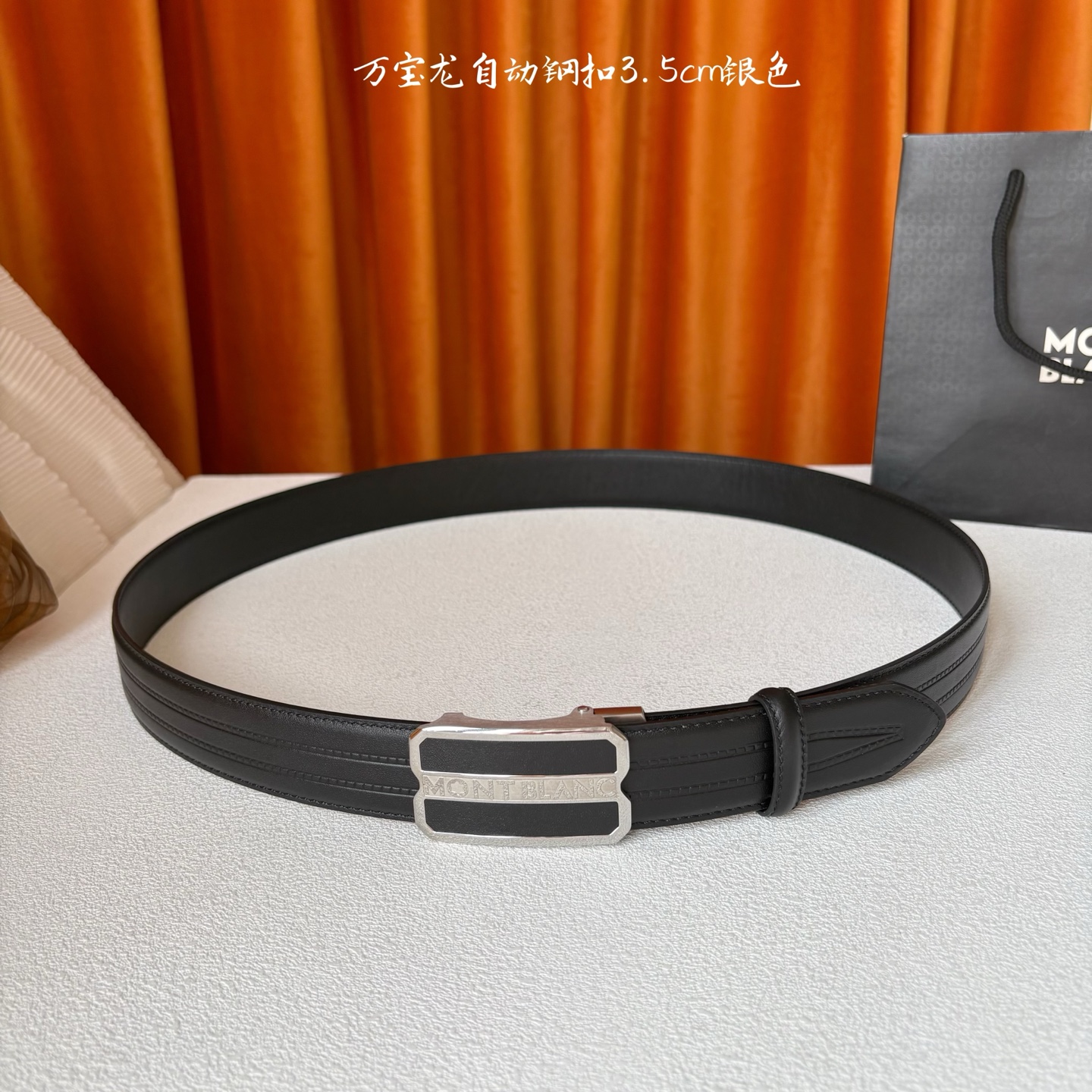 品牌：【万宝龙】 Montblanc家持续其一贯的高雅、绅士、精致的风格，进口小牛皮，手感细腻柔软。纯钢