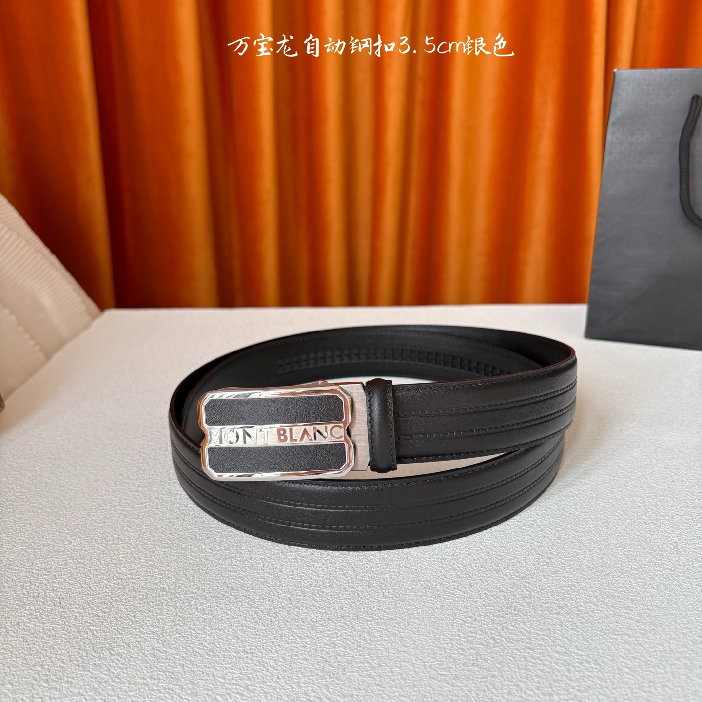 品牌：【万宝龙】 Montblanc家持续其一贯的高雅、绅士、精致的风格，进口小牛皮，手感细腻柔软。纯钢