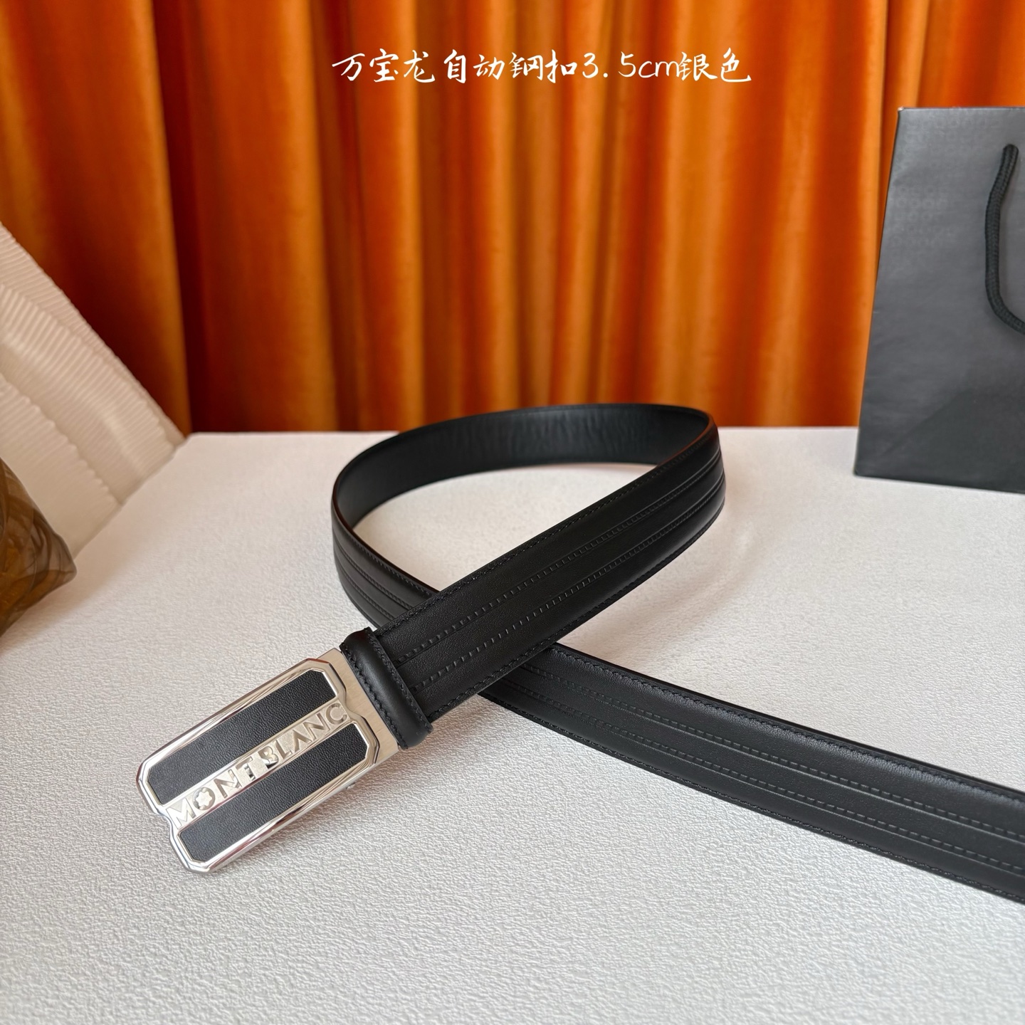 品牌：【万宝龙】 Montblanc家持续其一贯的高雅、绅士、精致的风格，进口小牛皮，手感细腻柔软。纯钢