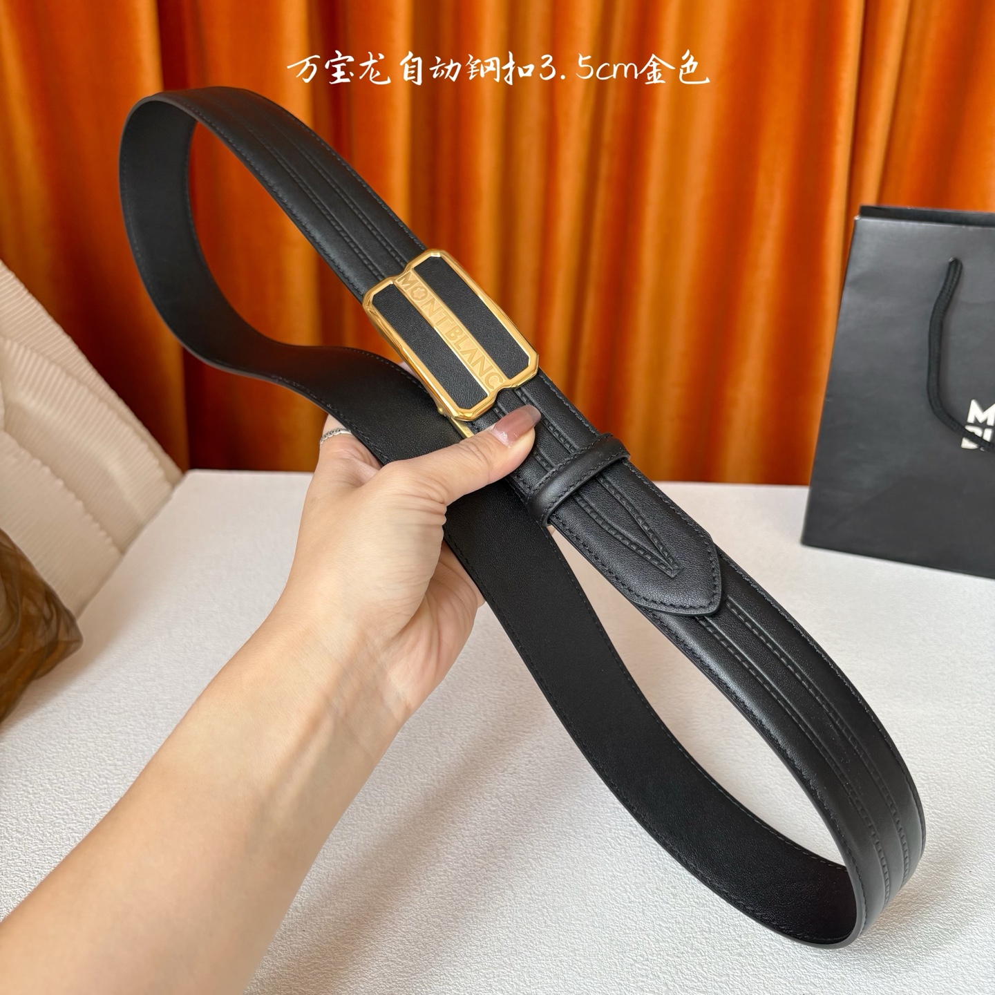 品牌：【万宝龙】 Montblanc家持续其一贯的高雅、绅士、精致的风格，进口小牛皮，手感细腻柔软。纯钢