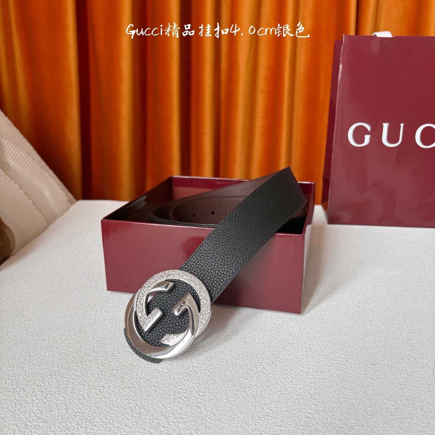 Gucci2025秋冬新作，黑咖双面荔枝纹搭配可拆卸互扣式双G搭扣，双面可用，潮流时尚。