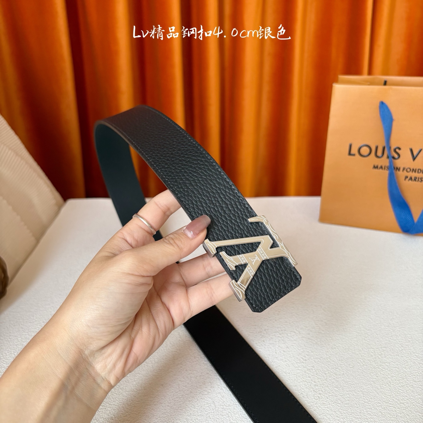 【LOUIS VUITTON】：经典原单品质，经典荔枝纹面配原版平纹底，搭配原单精品钢扣，精工制作，细节