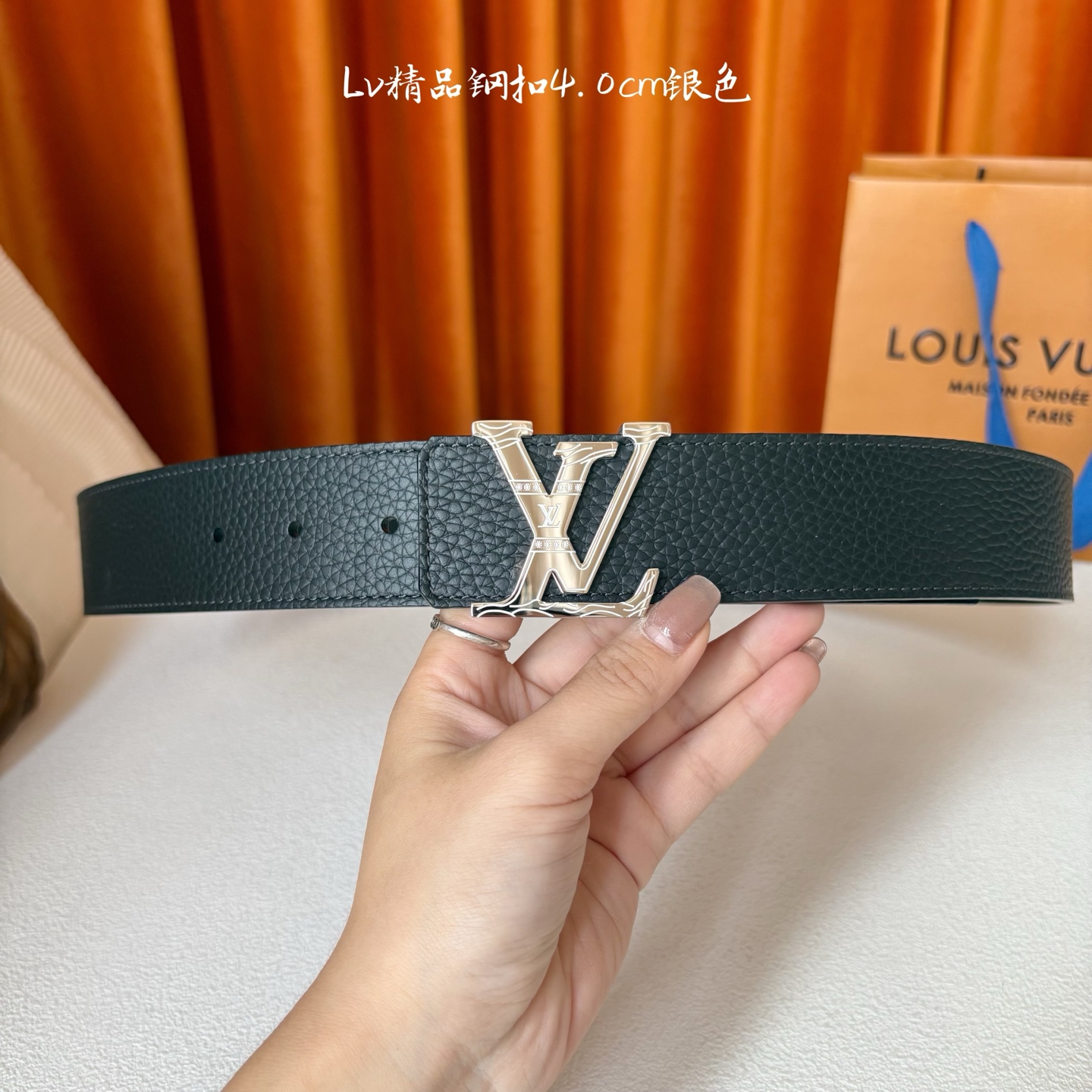 【LOUIS VUITTON】：经典原单品质，经典荔枝纹面配原版平纹底，搭配原单精品钢扣，精工制作，细节