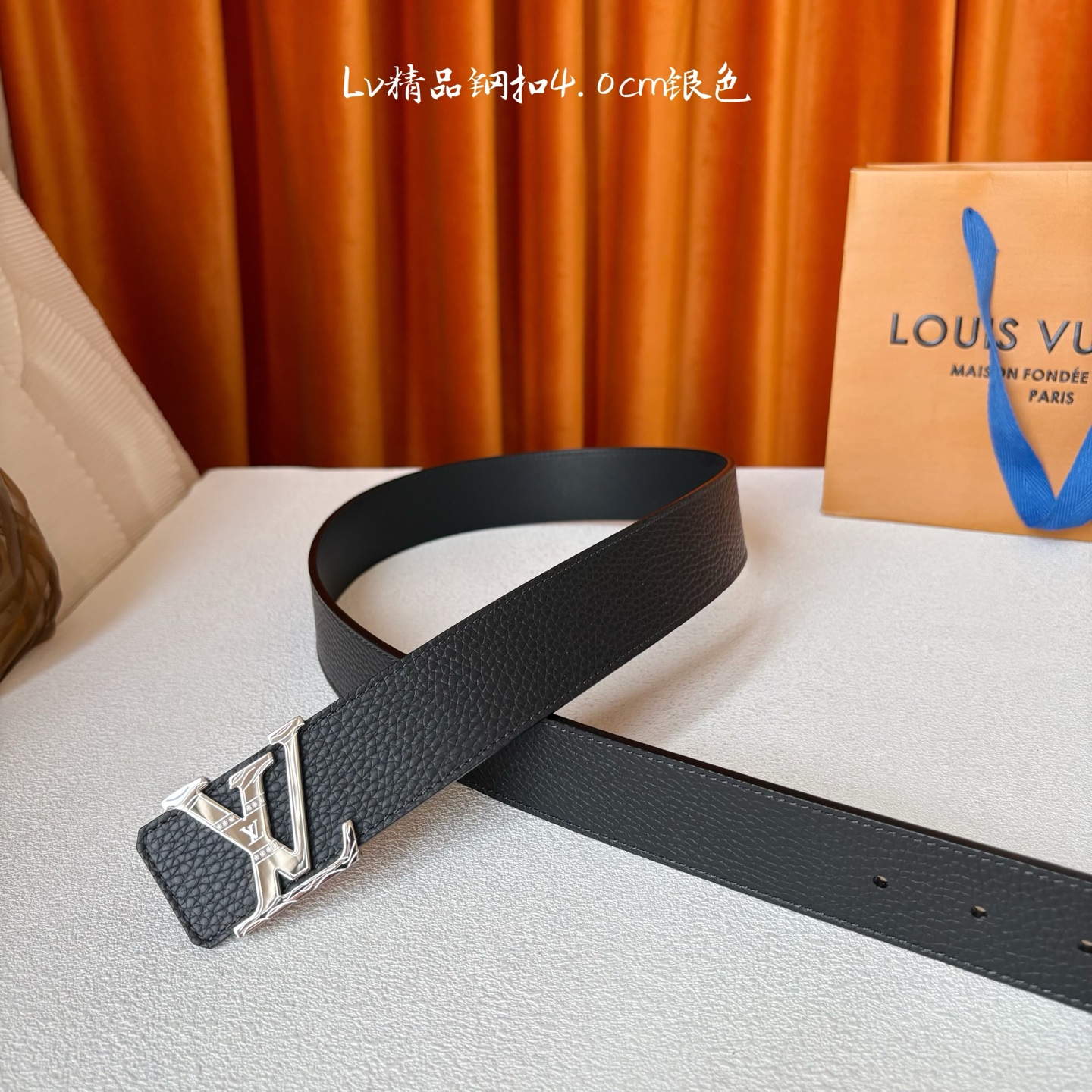 【LOUIS VUITTON】：经典原单品质，经典荔枝纹面配原版平纹底，搭配原单精品钢扣，精工制作，细节