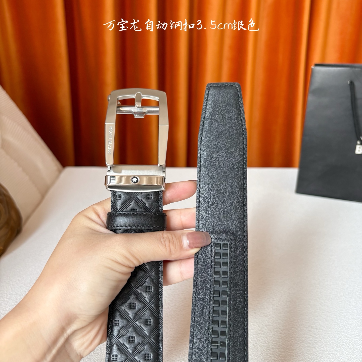 品牌：【万宝龙】 Montblanc家持续其一贯的高雅、绅士、精致的风格，进口小牛皮，手感细腻柔软。纯钢