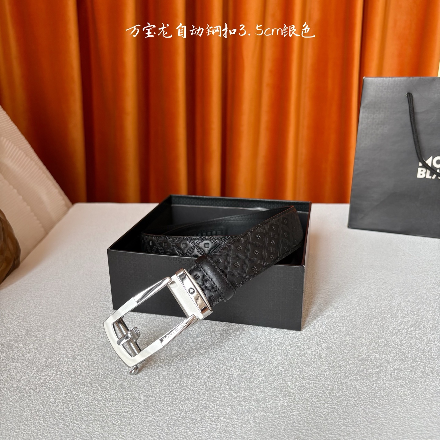 品牌：【万宝龙】 Montblanc家持续其一贯的高雅、绅士、精致的风格，进口小牛皮，手感细腻柔软。纯钢