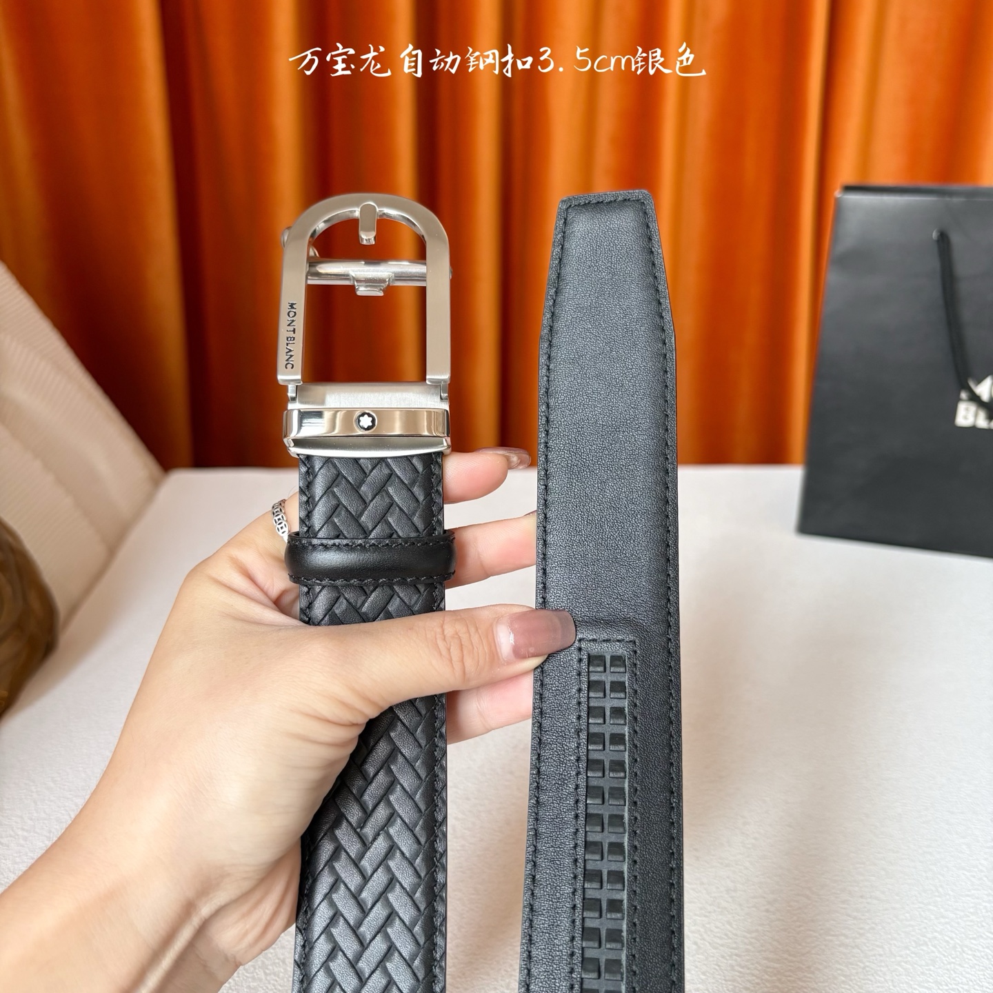 品牌：【万宝龙】 Montblanc家持续其一贯的高雅、绅士、精致的风格，进口小牛皮，手感细腻柔软。纯钢