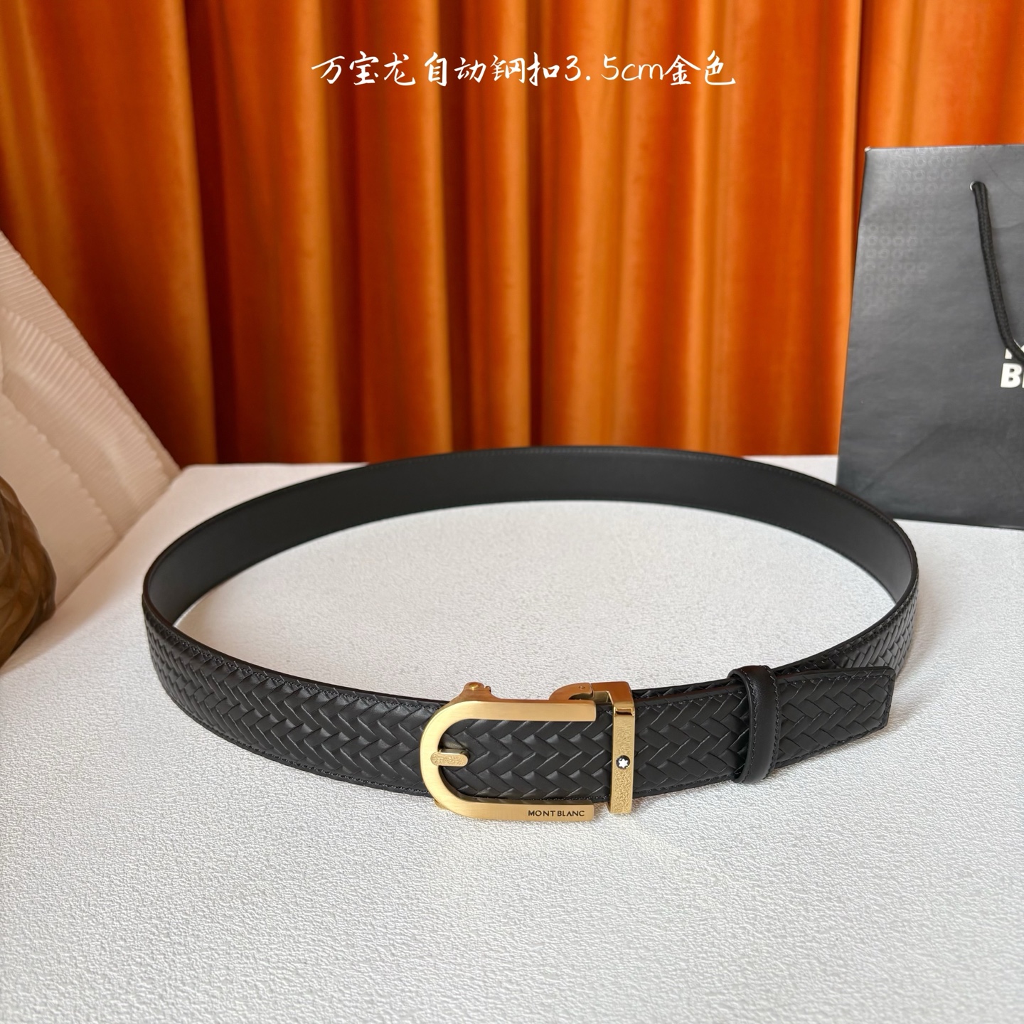 品牌：【万宝龙】 Montblanc家持续其一贯的高雅、绅士、精致的风格，进口小牛皮，手感细腻柔软。纯钢