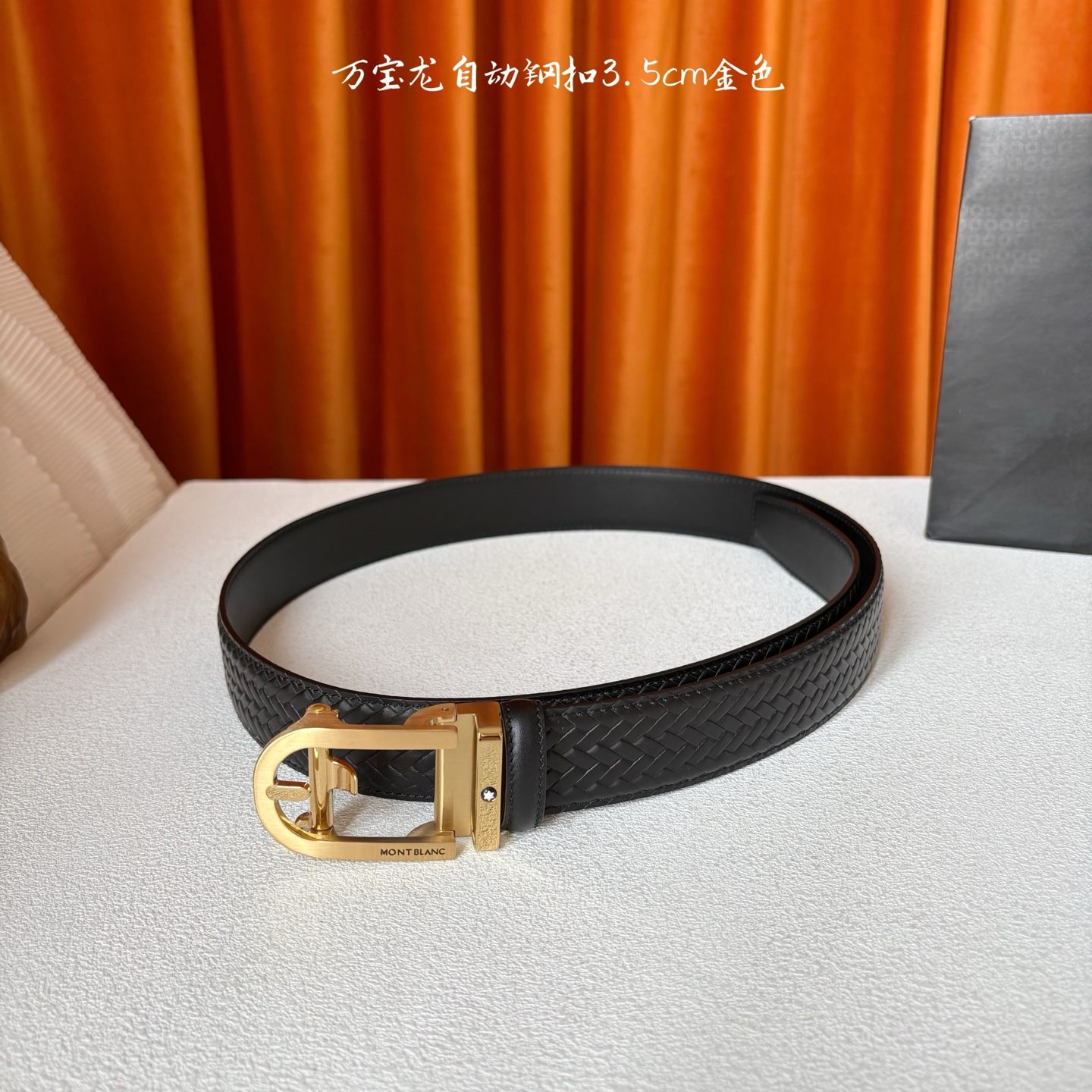 品牌：【万宝龙】 Montblanc家持续其一贯的高雅、绅士、精致的风格，进口小牛皮，手感细腻柔软。纯钢