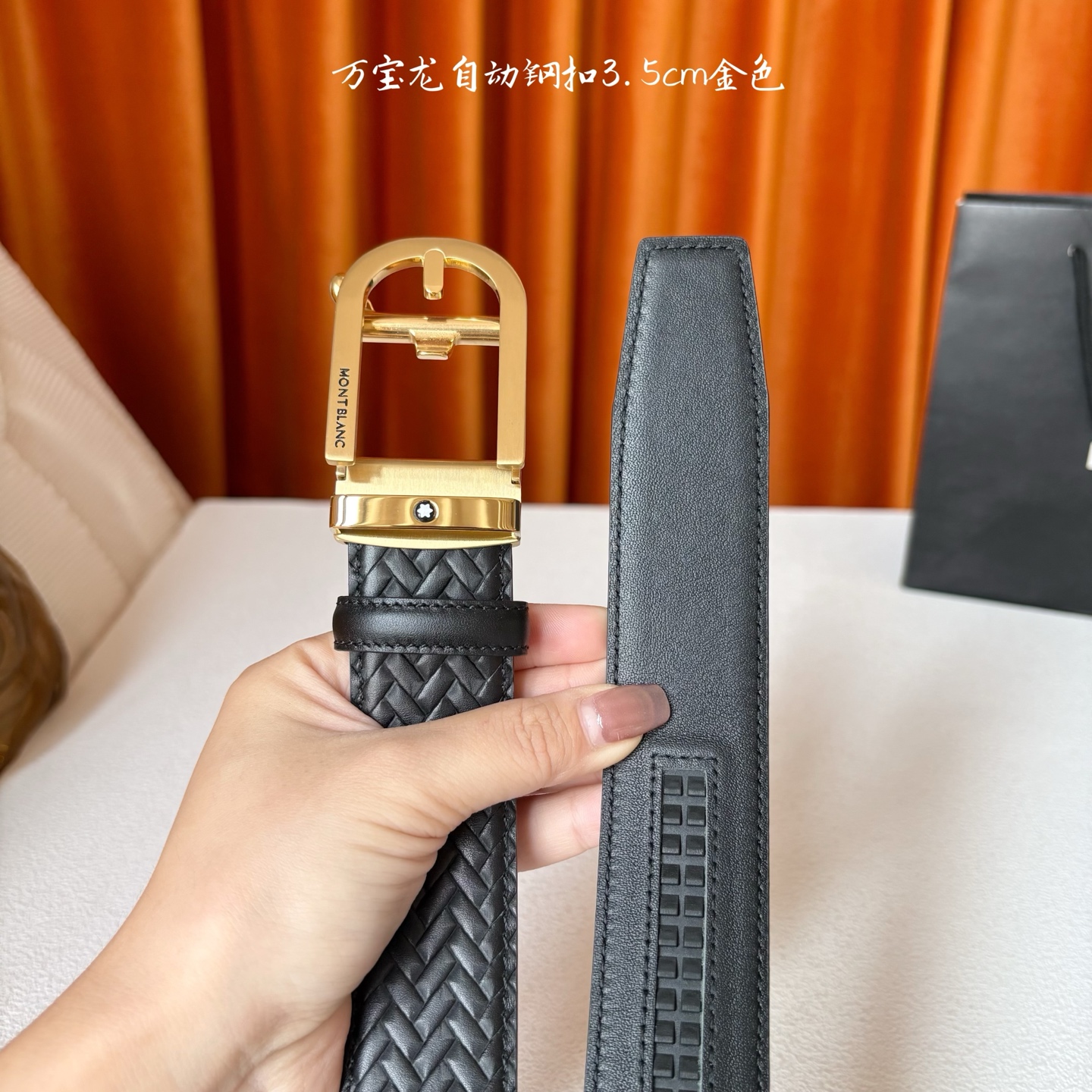 品牌：【万宝龙】 Montblanc家持续其一贯的高雅、绅士、精致的风格，进口小牛皮，手感细腻柔软。纯钢