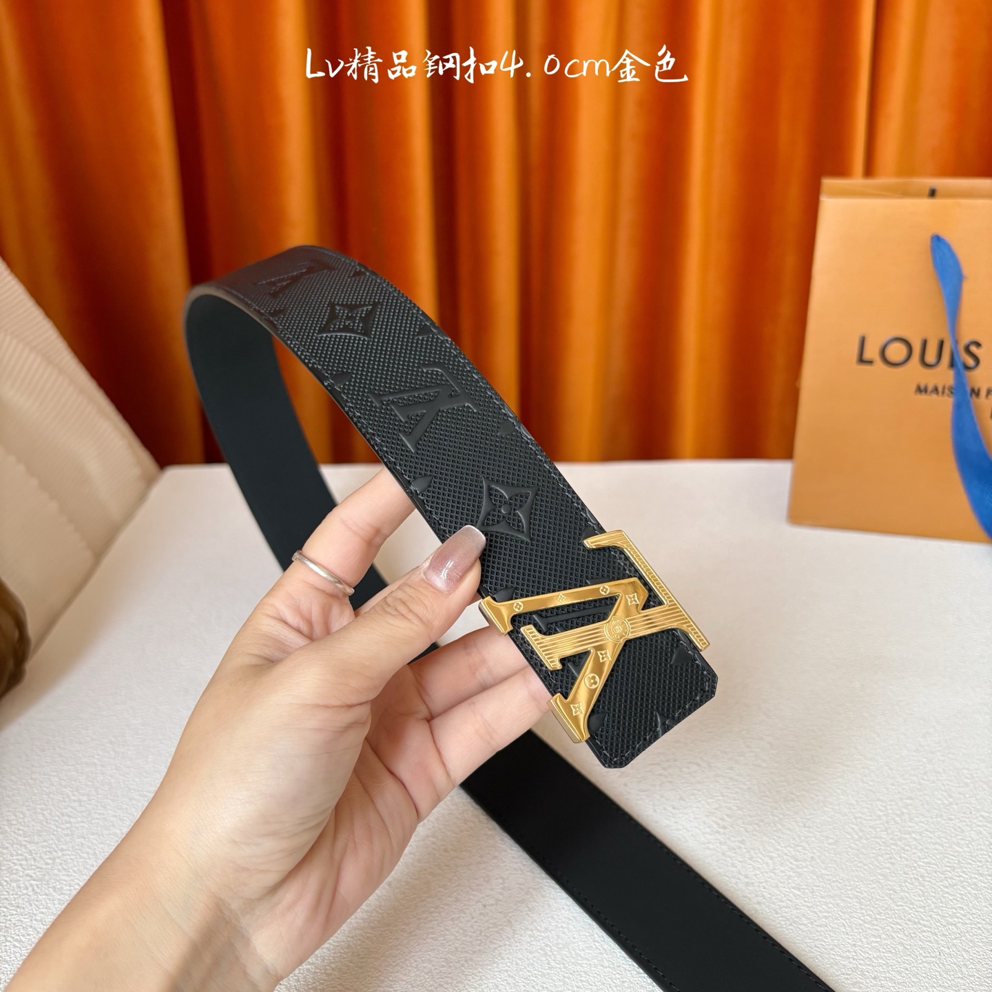 【LOUIS VUITTON】：经典原单品质，经典压花面配原版平纹底，搭配原单精品钢扣，精工制作，细节看