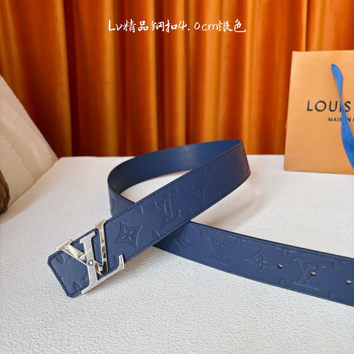 【LOUIS VUITTON】：经典原单品质，经典压花面配原版平纹底，搭配原单精品钢扣，精工制作，细节看