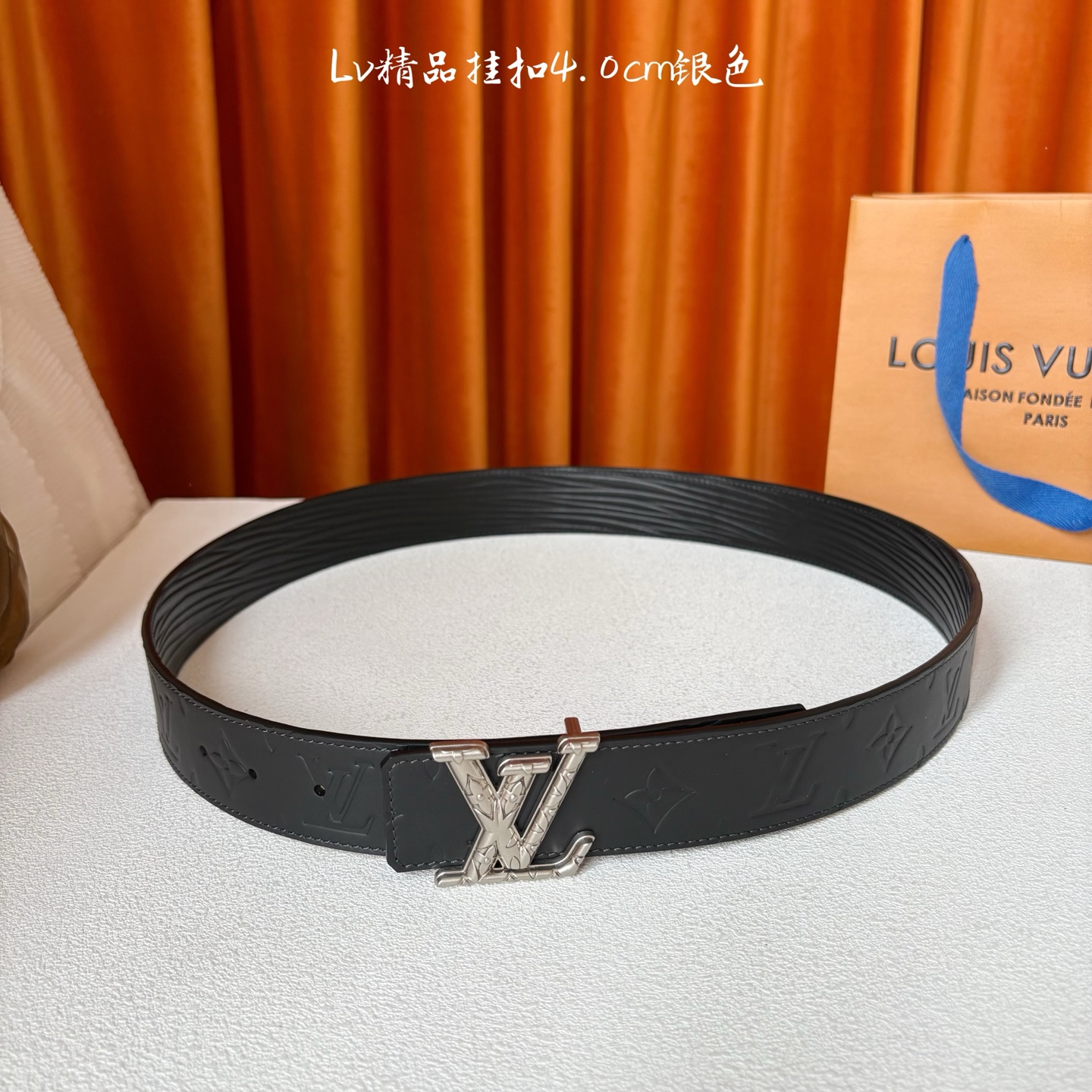 【LOUIS VUITTON】：经典原单品质，一面经典压花一面水波纹底，原单精品挂扣，精工制作，细节看图