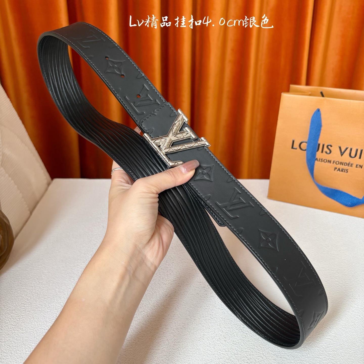 【LOUIS VUITTON】：经典原单品质，一面经典压花一面水波纹底，原单精品挂扣，精工制作，细节看图