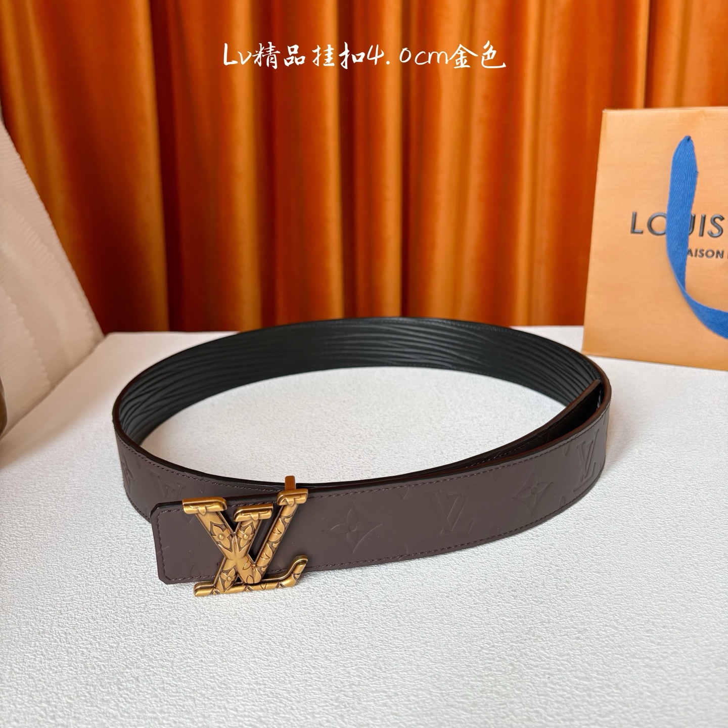 【LOUIS VUITTON】：经典原单品质，一面经典压花一面水波纹底，原单精品挂扣，精工制作，细节看图