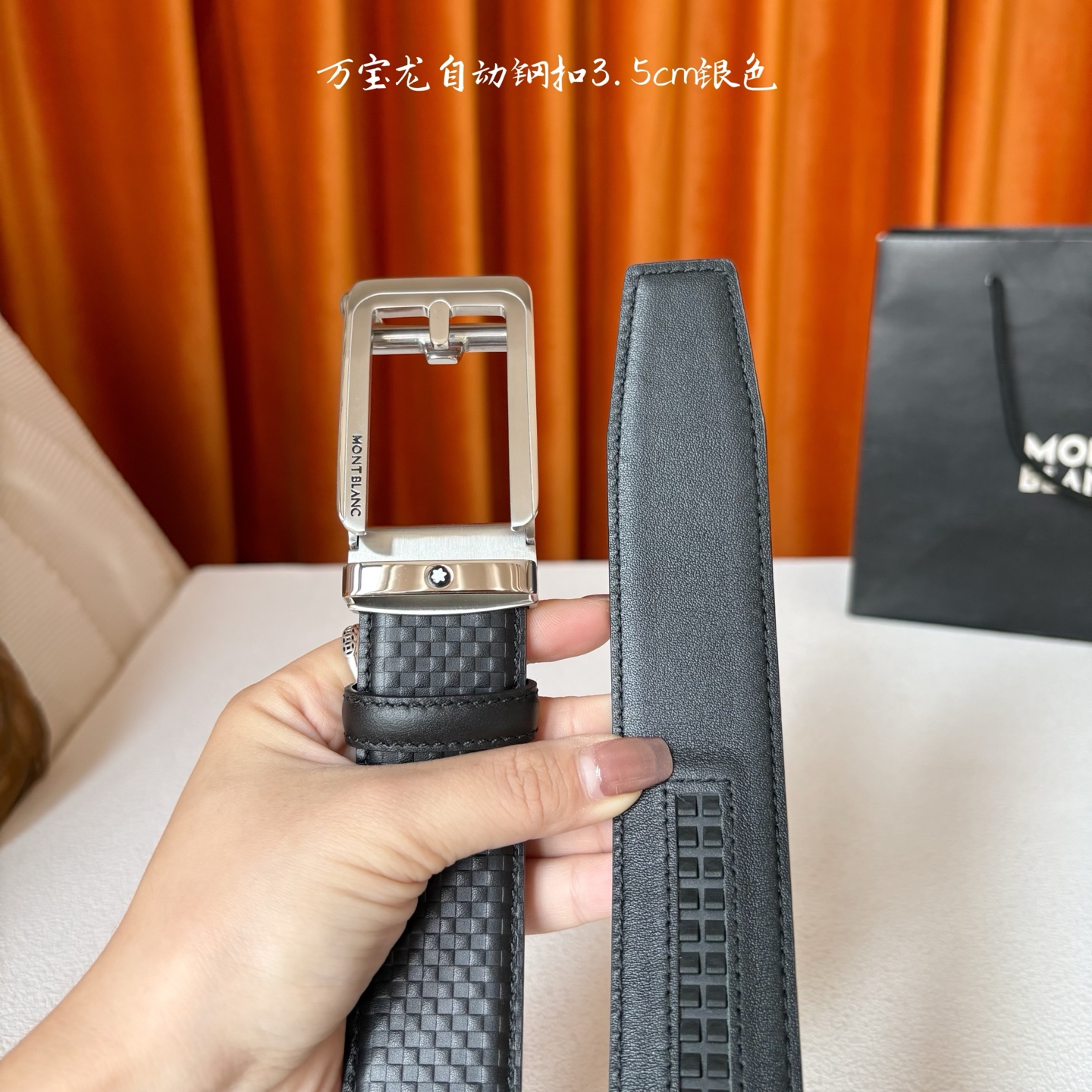 品牌：【万宝龙】 Montblanc家持续其一贯的高雅、绅士、精致的风格，进口小牛皮，手感细腻柔软。纯钢