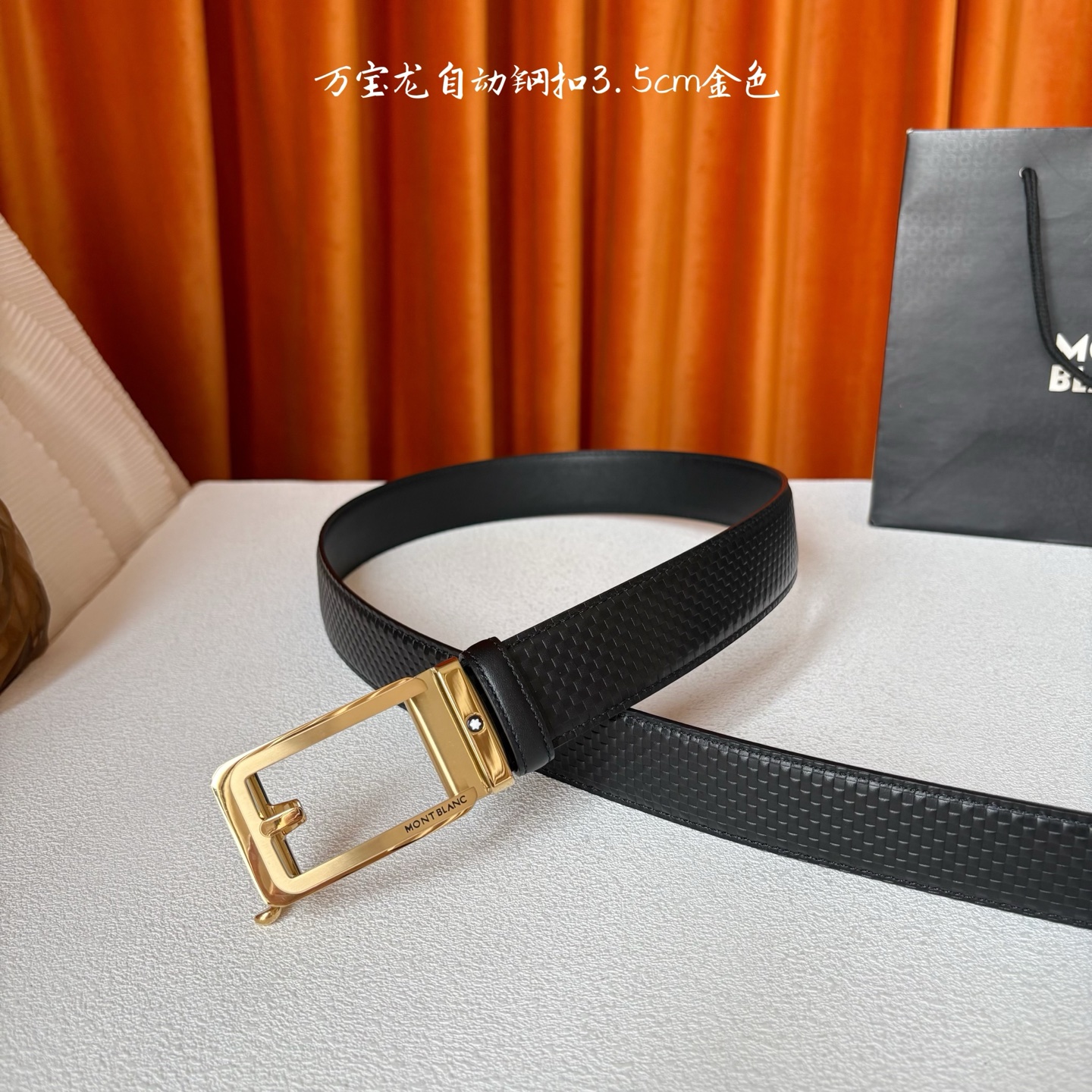 品牌：【万宝龙】 Montblanc家持续其一贯的高雅、绅士、精致的风格，进口小牛皮，手感细腻柔软。纯钢