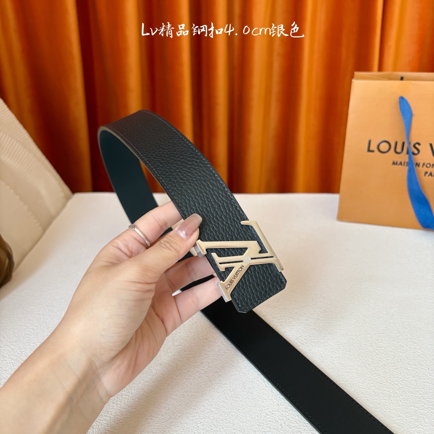 【LOUIS VUITTON】：经典原单品质，经典荔枝纹面配原版平纹底，搭配原单精品钢扣，精工制作，细节