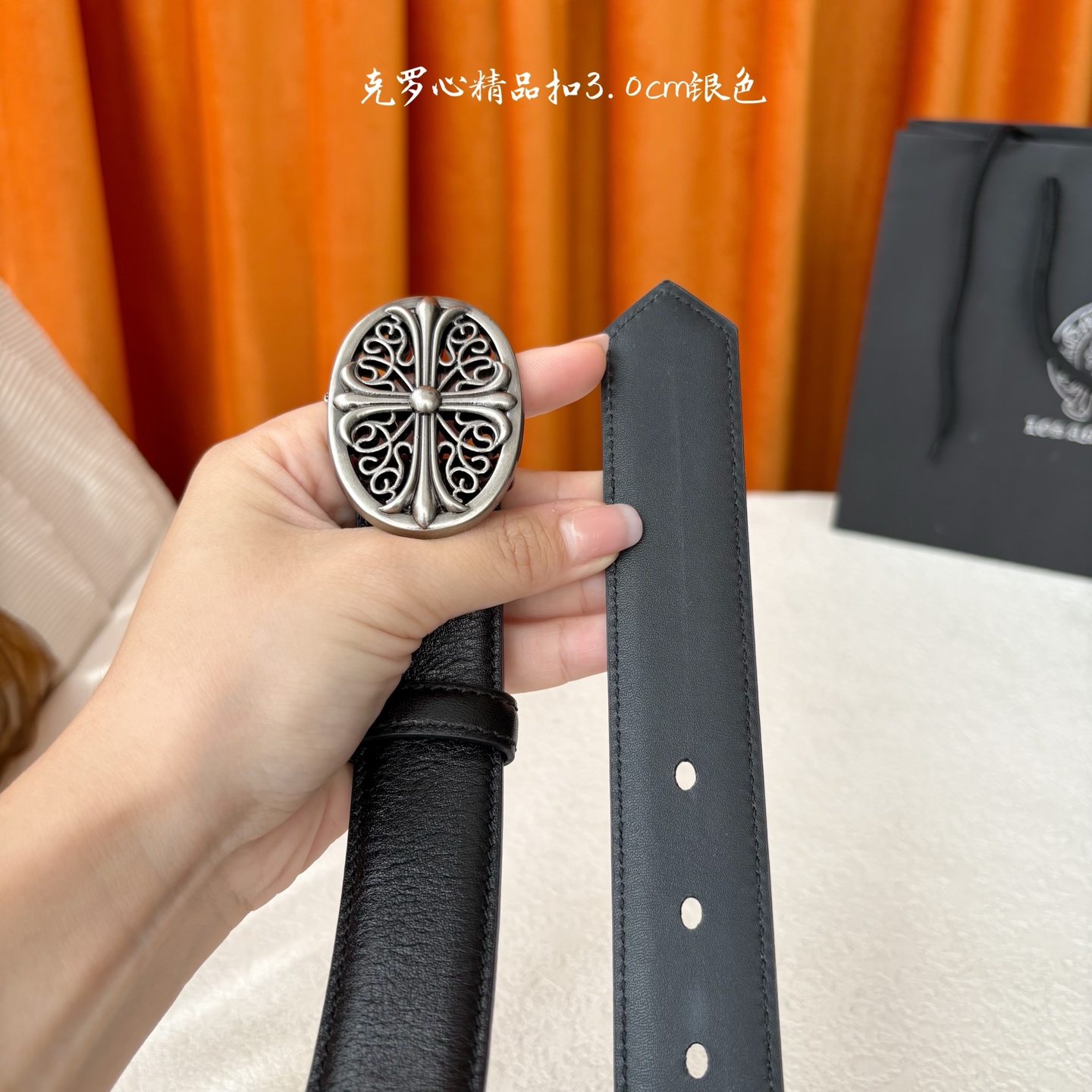 𝐂𝐡𝐫𝐨𝐦𝐞𝐇𝐞𝐚𝐫𝐭𝐬 克罗心经典✝️皮带，复古银五金搭配头层牛皮腰带，酷炫十足。宽度3.0cm