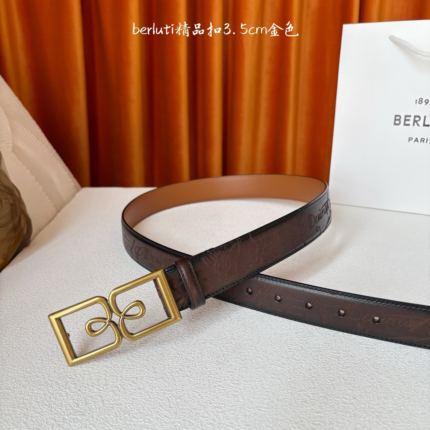 伯尔鲁帝 〖 Berluti 〗:采用意大利Venezia皮革和Patina古法染色工艺双面顶级头层小牛