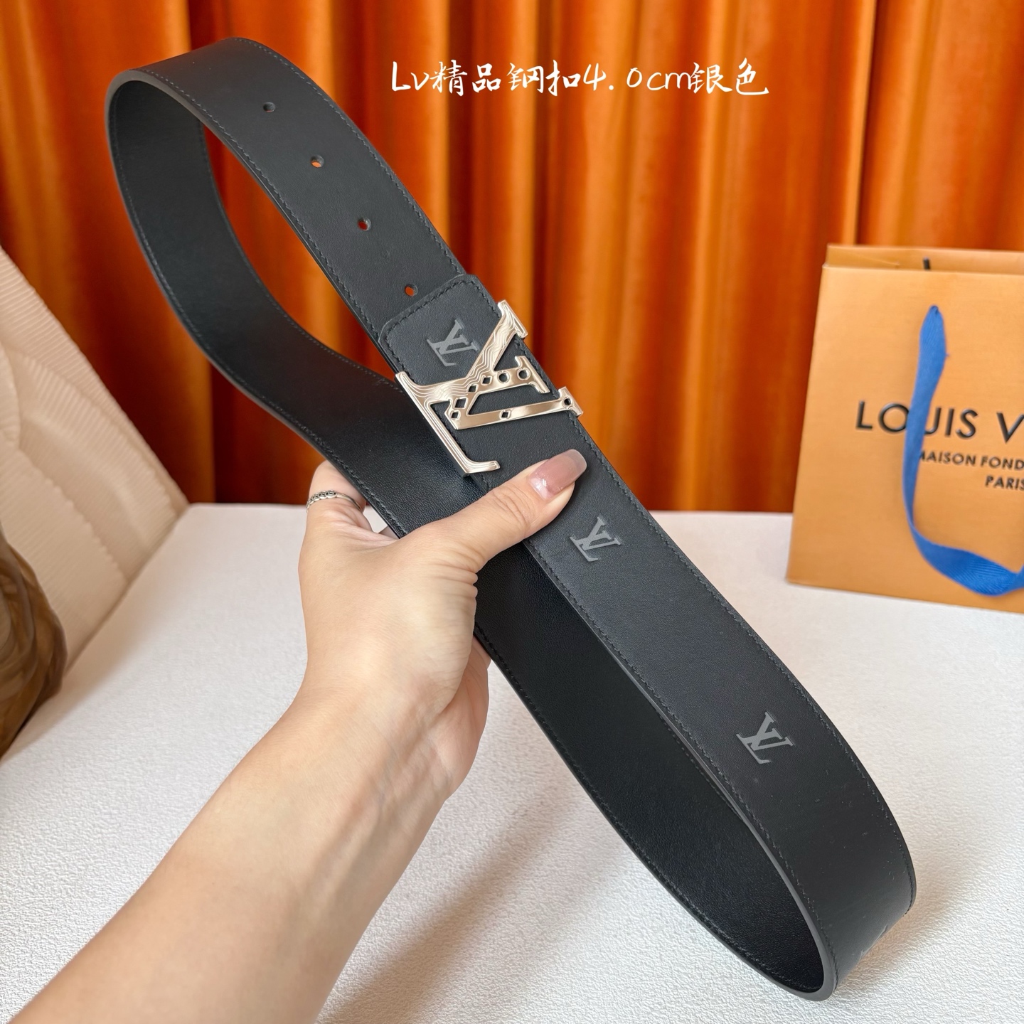 【LOUIS VUITTON】：经典原单品质，经典压花面配原版平纹底，搭配原单精品钢扣，精工制作，细节看