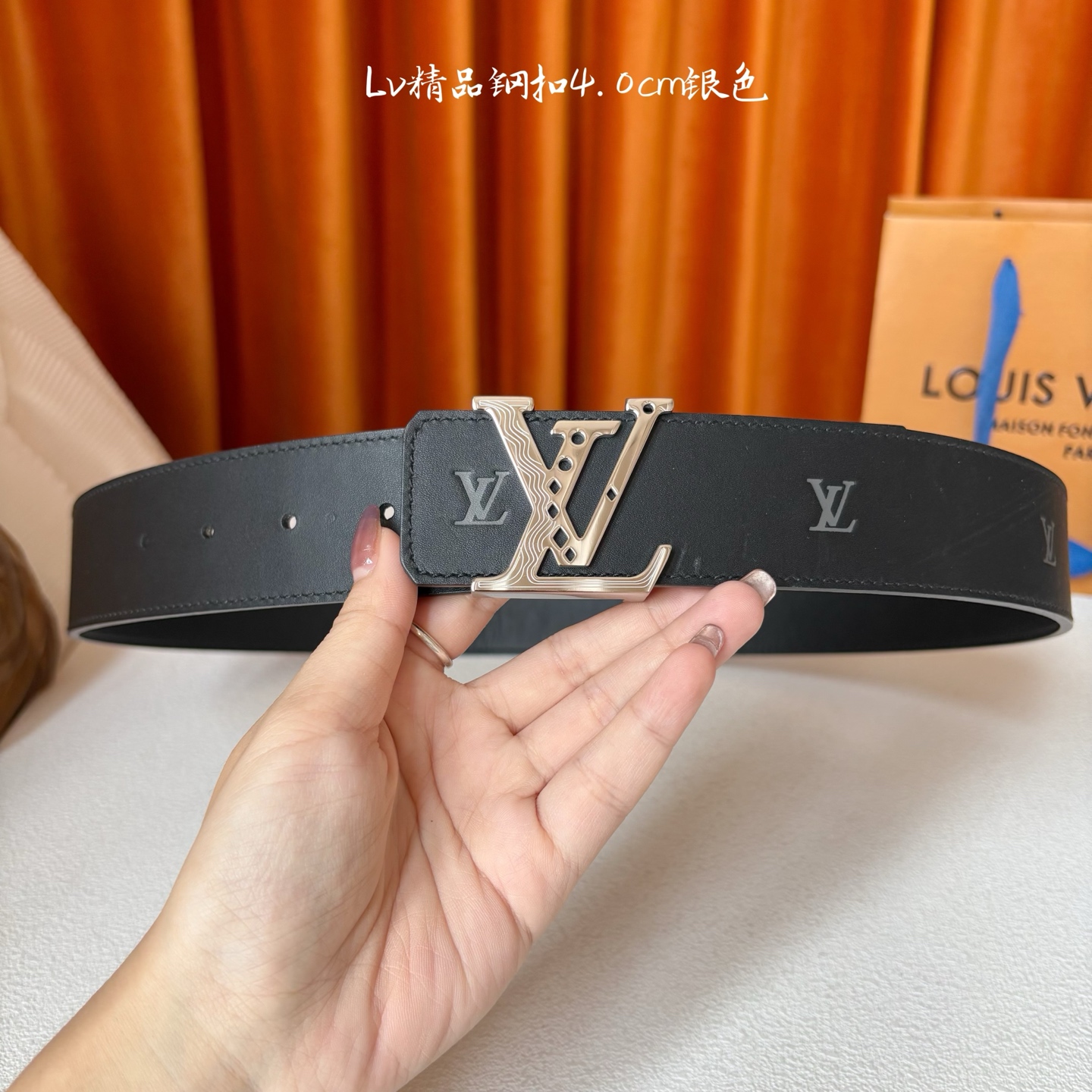 【LOUIS VUITTON】：经典原单品质，经典压花面配原版平纹底，搭配原单精品钢扣，精工制作，细节看
