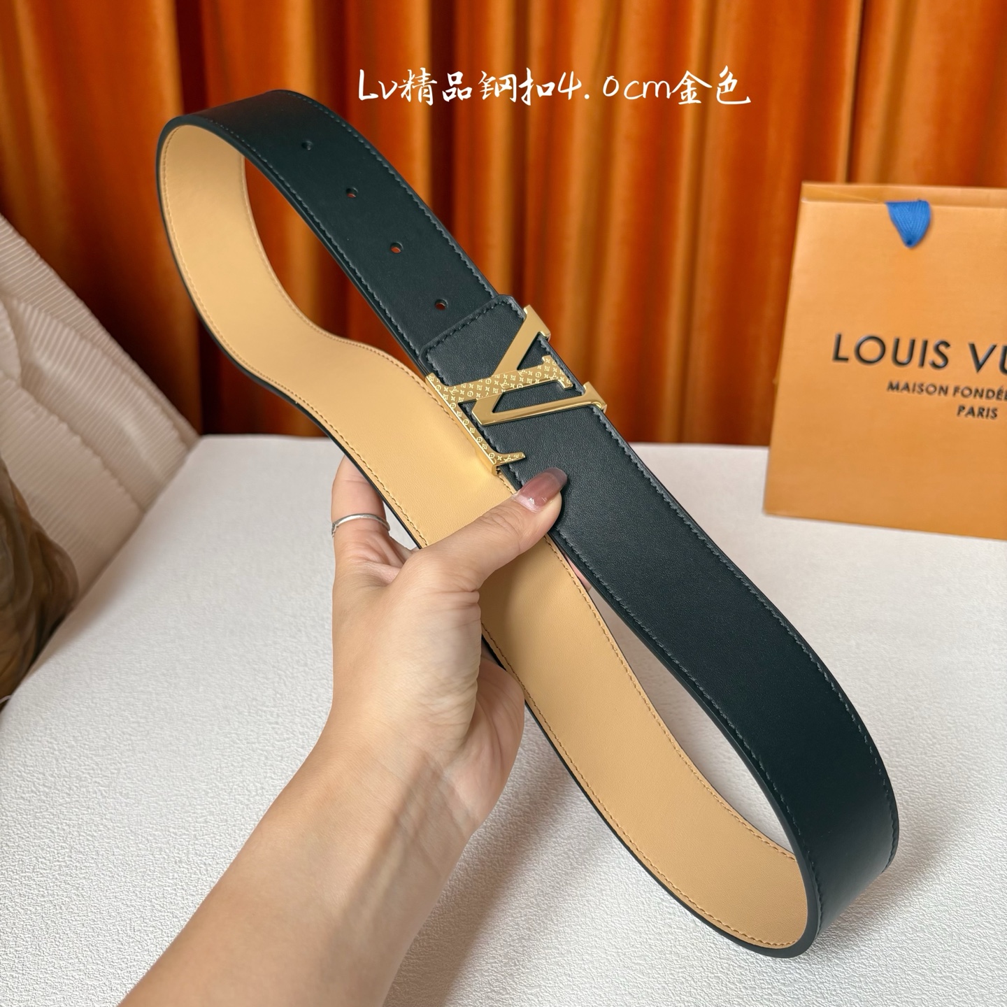 【LOUIS VUITTON】：经典原单品质，经典平纹面配原版平纹底，搭配原单精品钢扣，精工制作，细节看