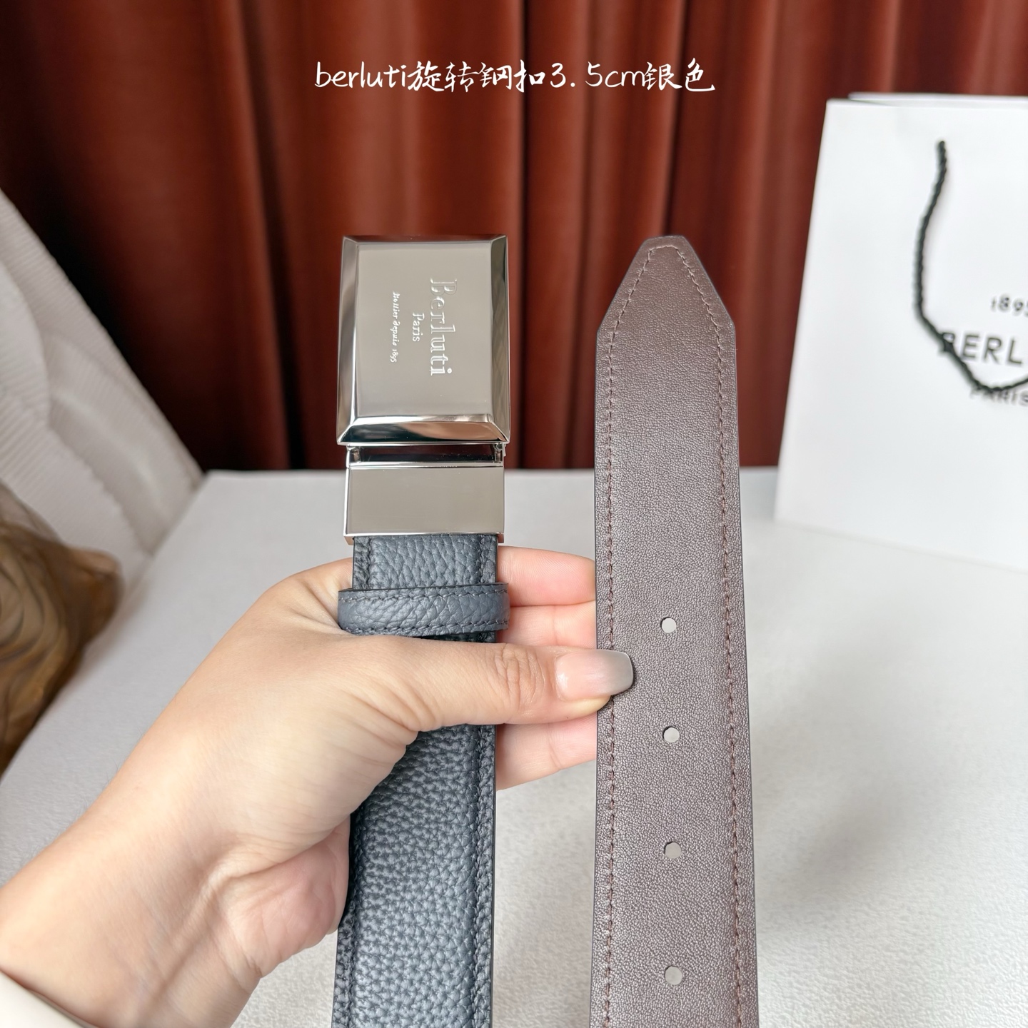 伯尔鲁帝 〖 Berluti 〗:采用意大利Venezia皮革和Patina古法染色工艺双面顶级头层小牛