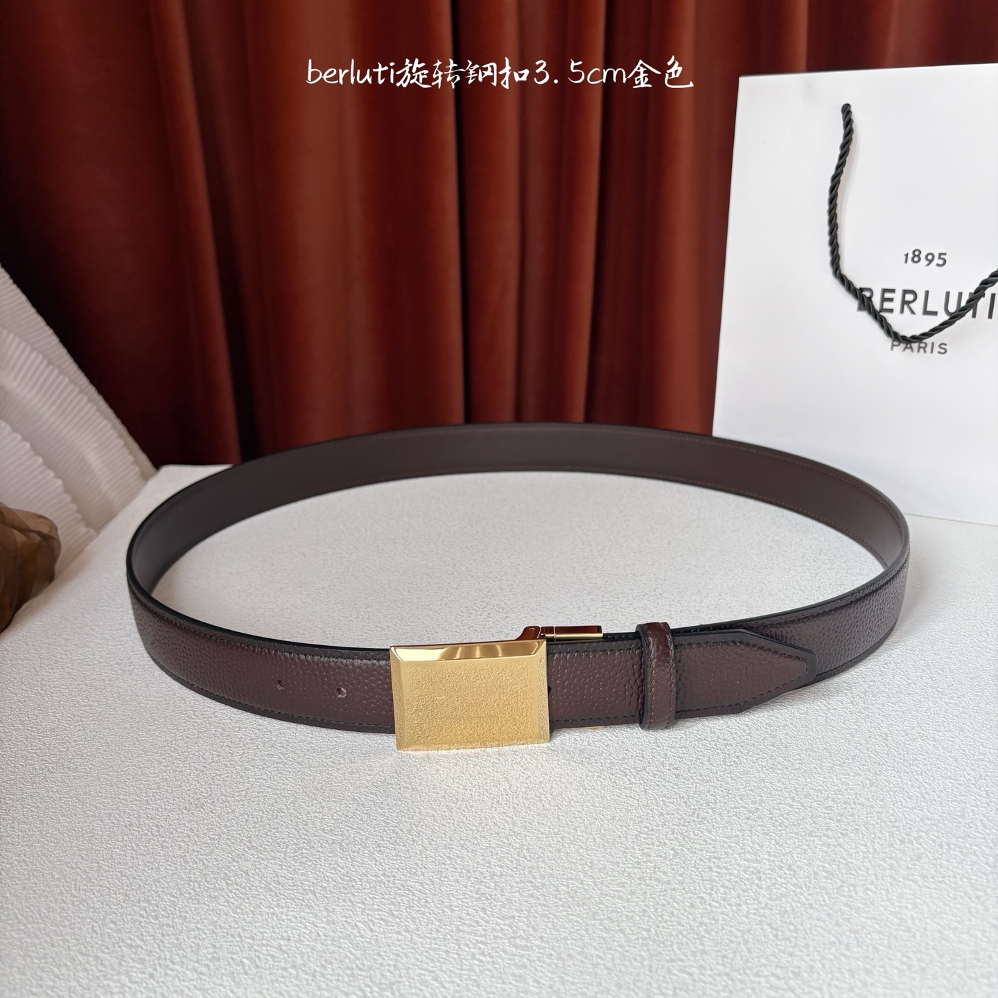 伯尔鲁帝 〖 Berluti 〗:采用意大利Venezia皮革和Patina古法染色工艺双面顶级头层小牛