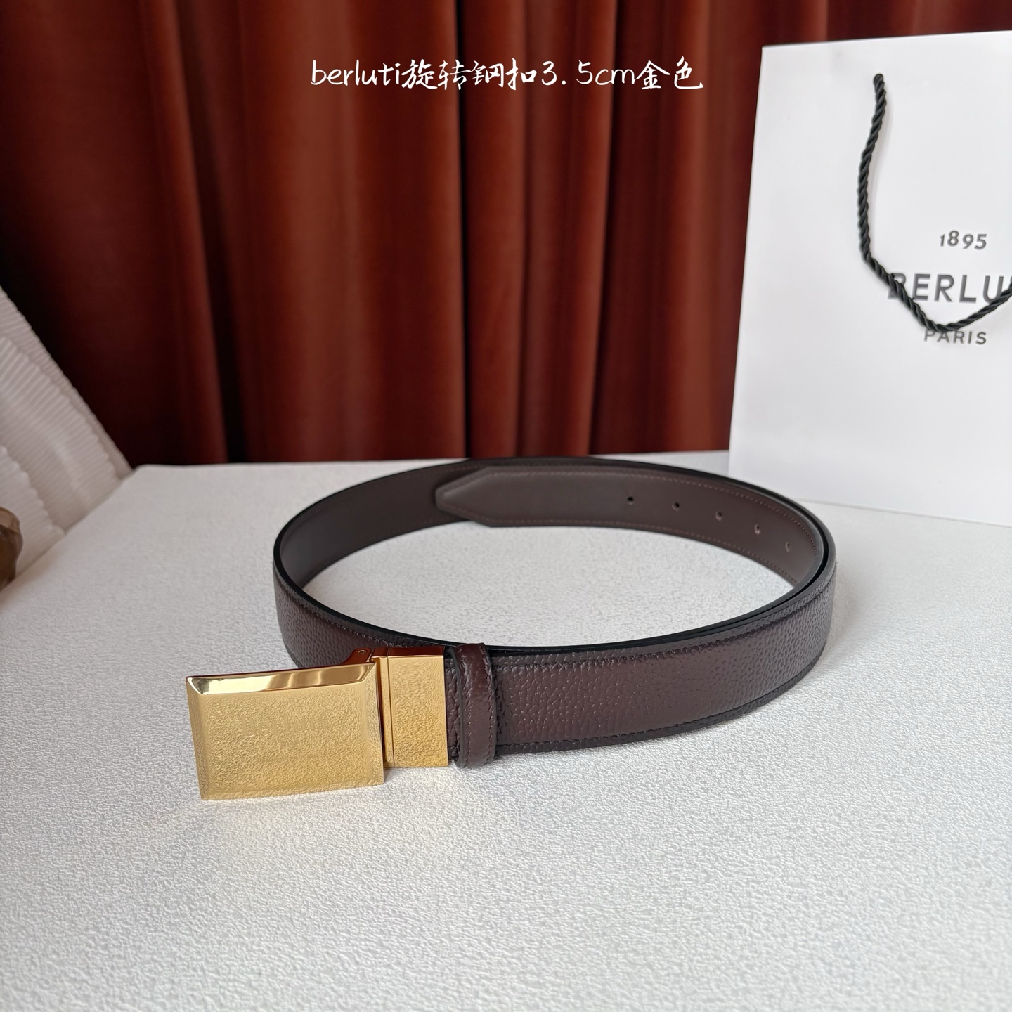 伯尔鲁帝 〖 Berluti 〗:采用意大利Venezia皮革和Patina古法染色工艺双面顶级头层小牛