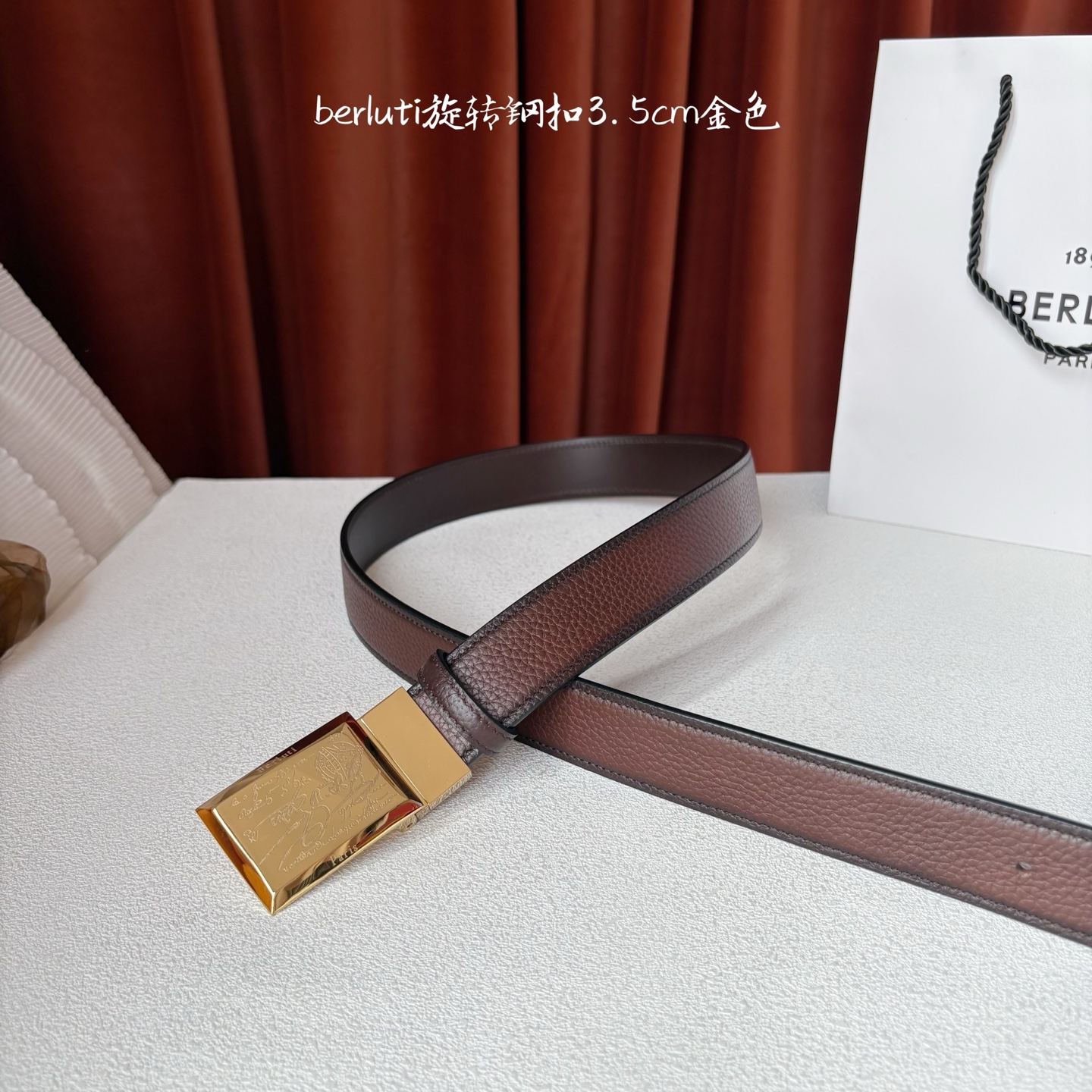 伯尔鲁帝 〖 Berluti 〗:采用意大利Venezia皮革和Patina古法染色工艺双面顶级头层小牛