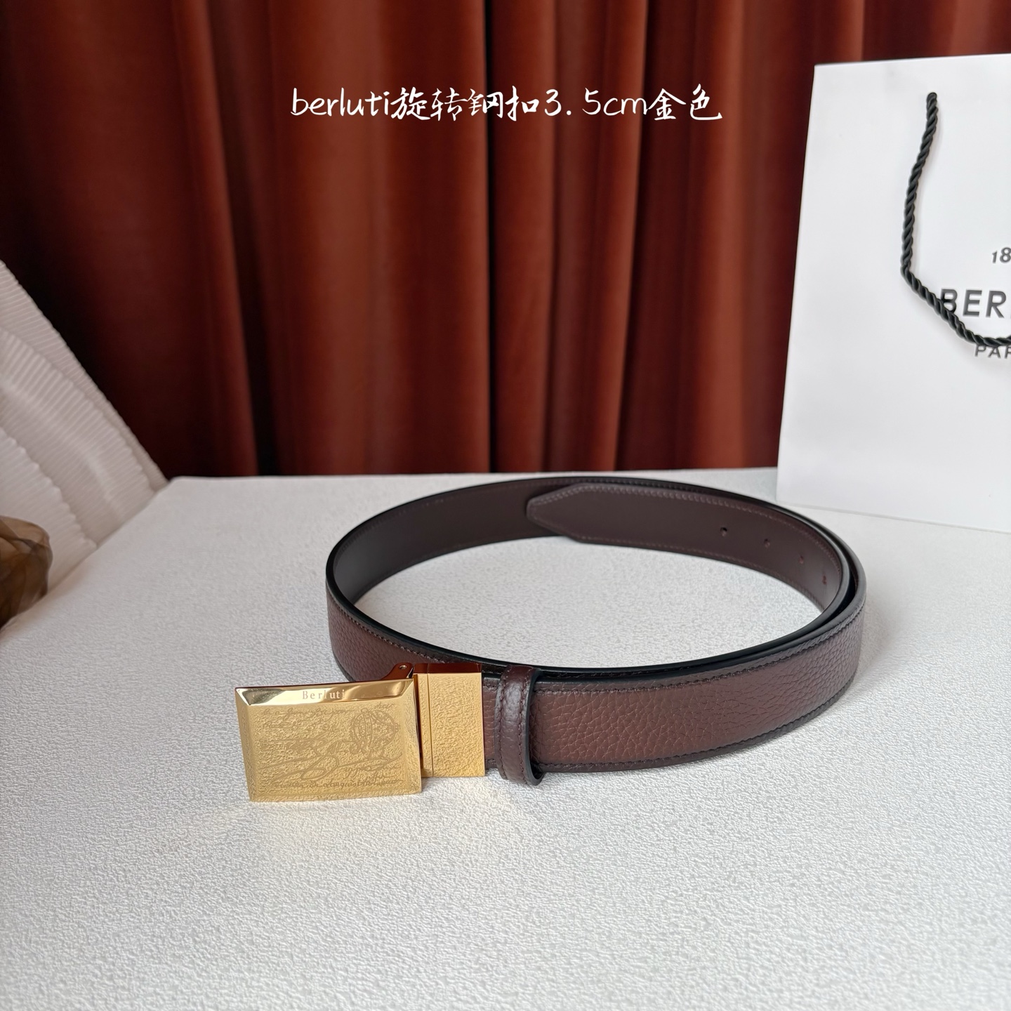 伯尔鲁帝 〖 Berluti 〗:采用意大利Venezia皮革和Patina古法染色工艺双面顶级头层小牛