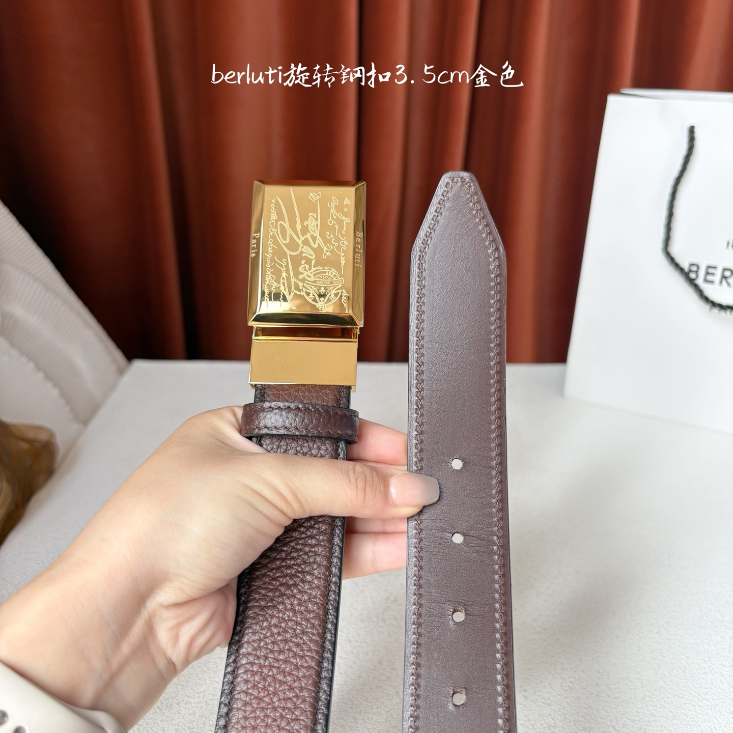 伯尔鲁帝 〖 Berluti 〗:采用意大利Venezia皮革和Patina古法染色工艺双面顶级头层小牛