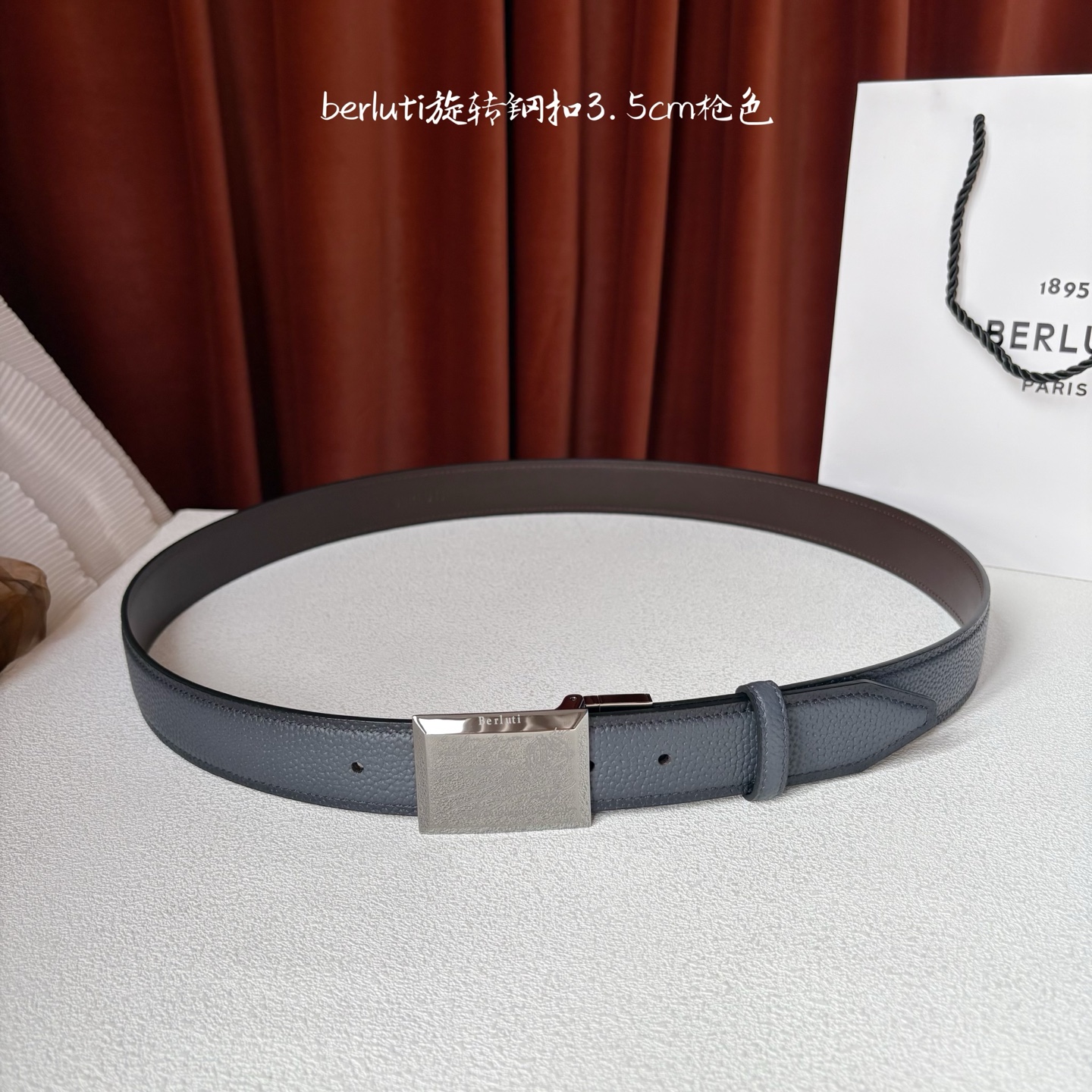 伯尔鲁帝 〖 Berluti 〗:采用意大利Venezia皮革和Patina古法染色工艺双面顶级头层小牛