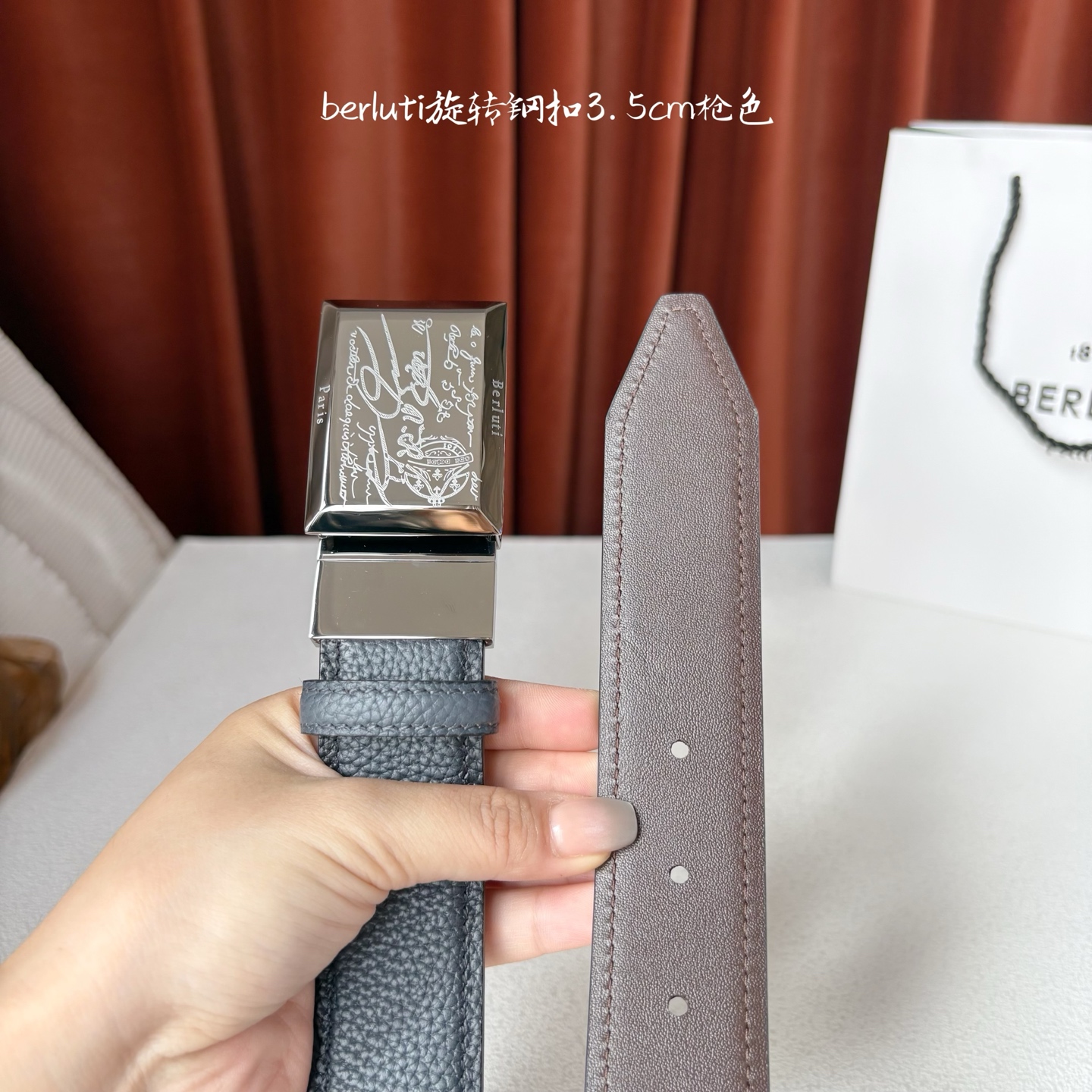 伯尔鲁帝 〖 Berluti 〗:采用意大利Venezia皮革和Patina古法染色工艺双面顶级头层小牛