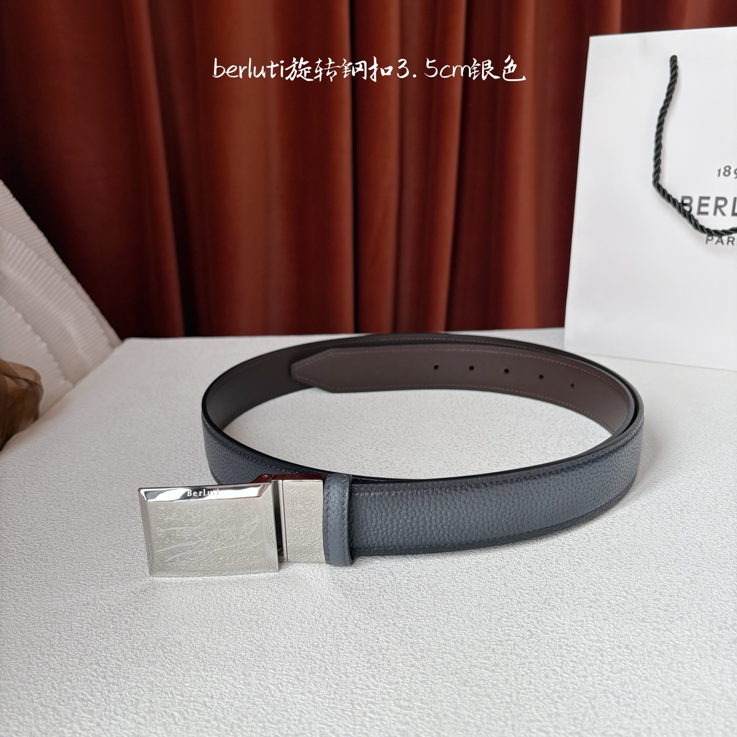 伯尔鲁帝 〖 Berluti 〗:采用意大利Venezia皮革和Patina古法染色工艺双面顶级头层小牛