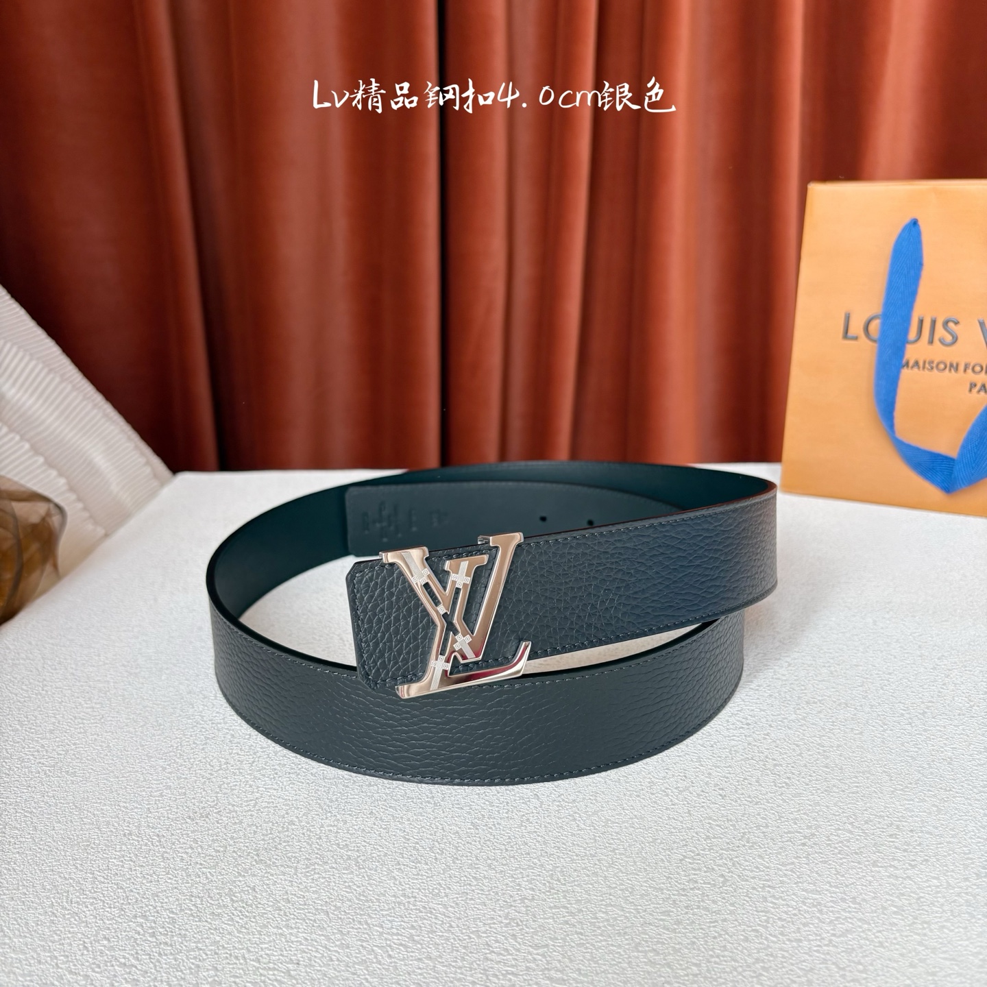 【LOUIS VUITTON】：经典原单品质，经典荔枝纹面配原版平纹底，搭配原单精品钢扣，精工制作，细节