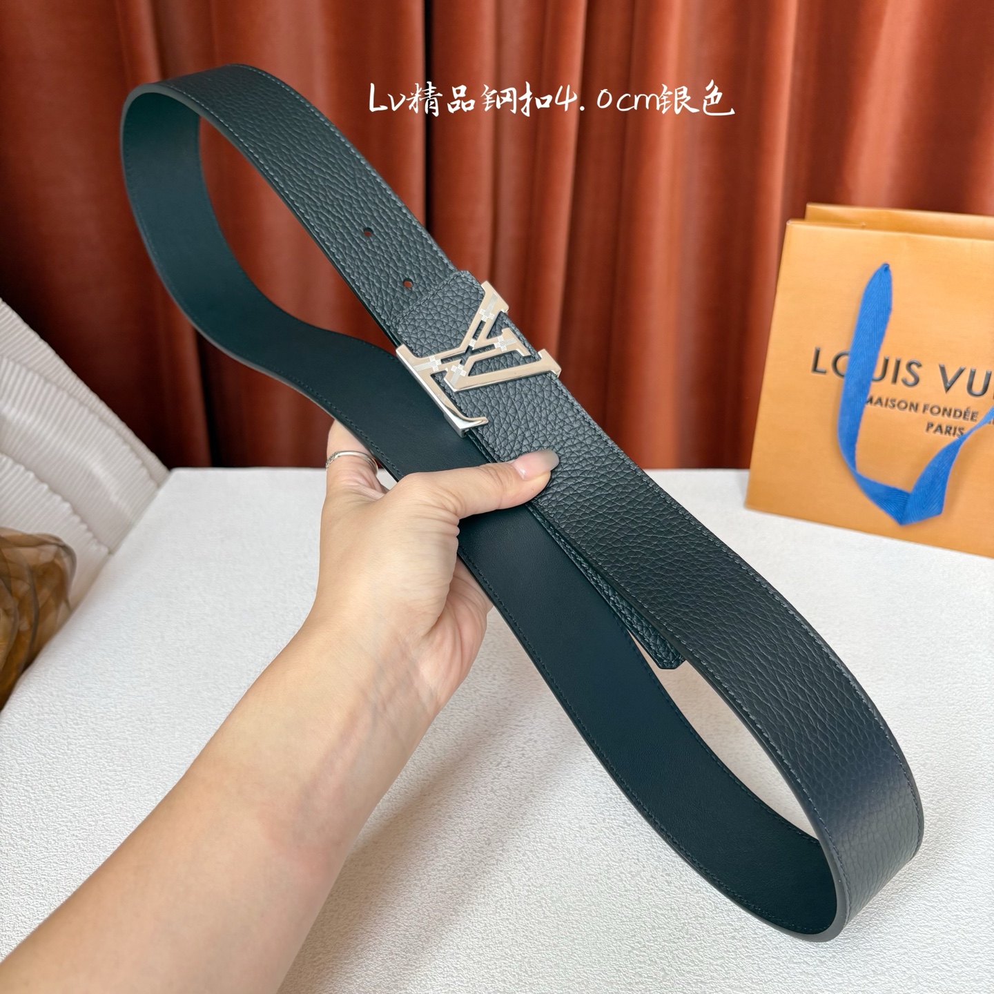 【LOUIS VUITTON】：经典原单品质，经典荔枝纹面配原版平纹底，搭配原单精品钢扣，精工制作，细节