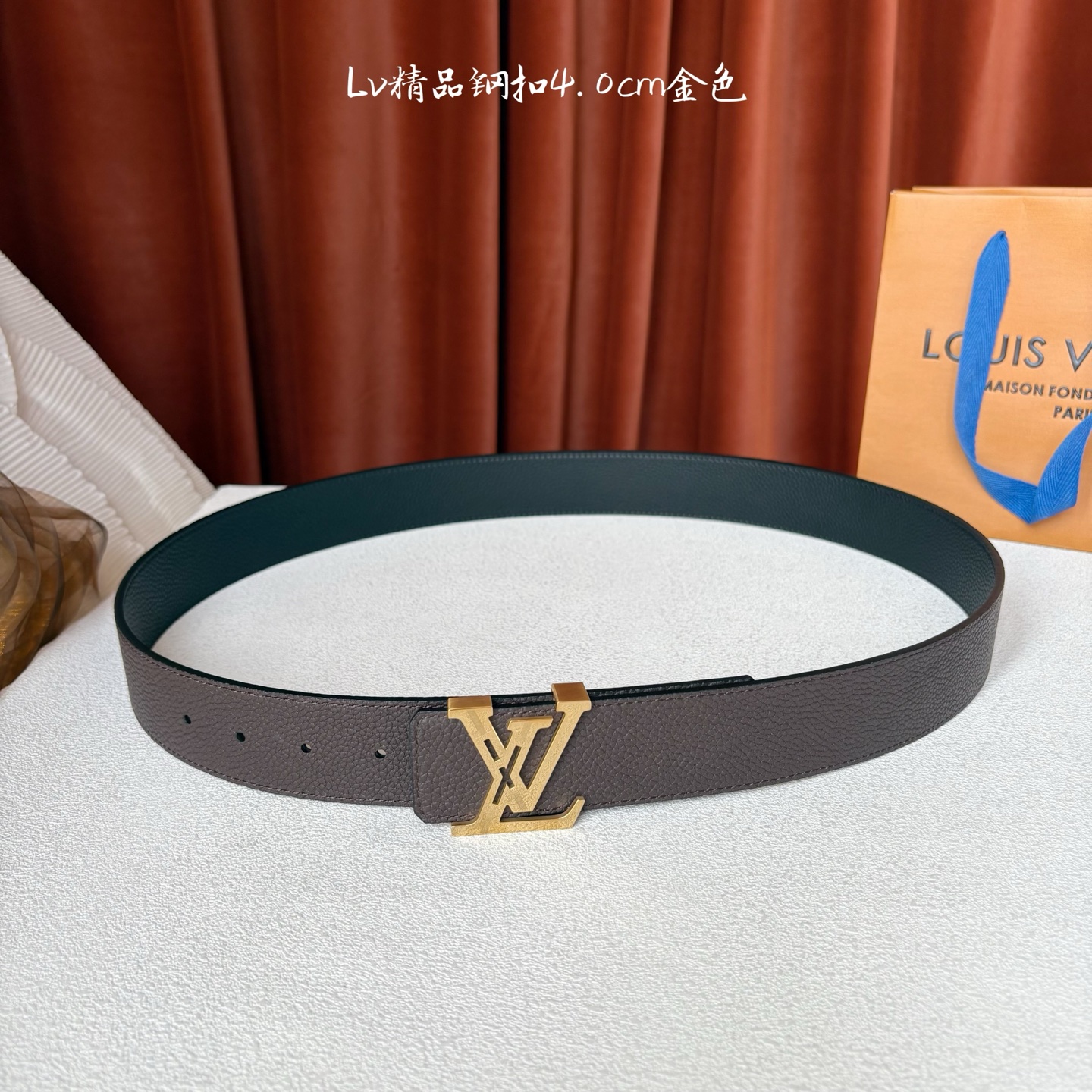 【LOUIS VUITTON】：经典原单品质，经典荔枝纹面配原版荔枝纹底，搭配原单精品钢扣，精工制作，细