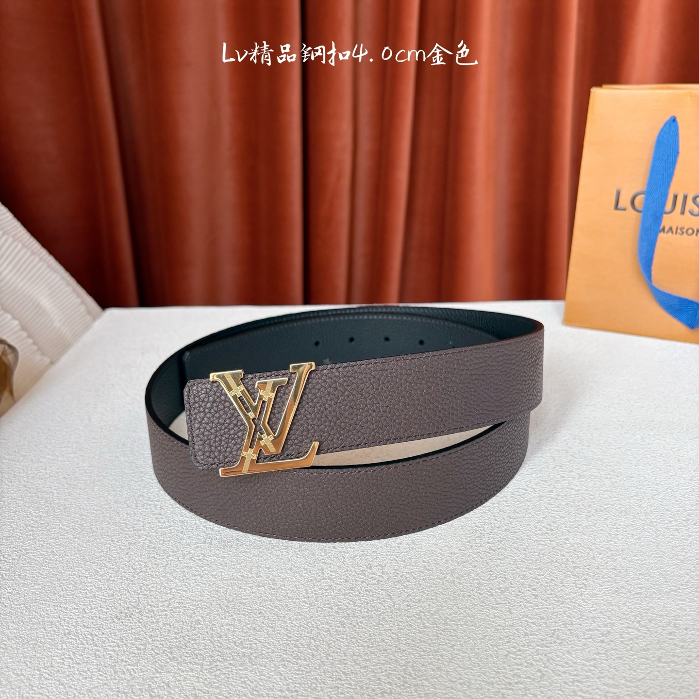 【LOUIS VUITTON】：经典原单品质，经典荔枝纹面配原版荔枝纹底，搭配原单精品钢扣，精工制作，细