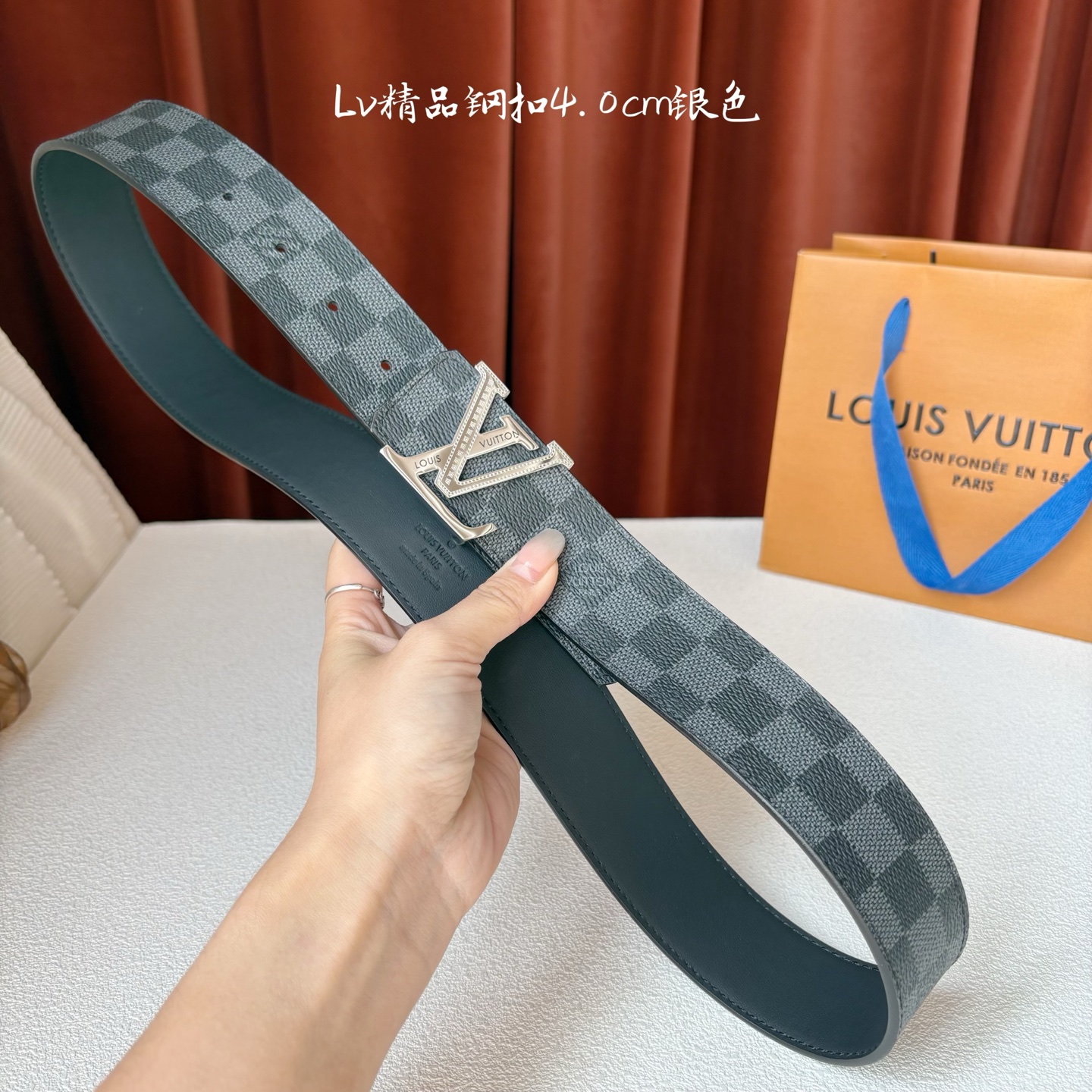【LOUIS VUITTON】：经典原单品质，经典印花面配原版平纹底，搭配原单精品钢扣，精工制作，细节看