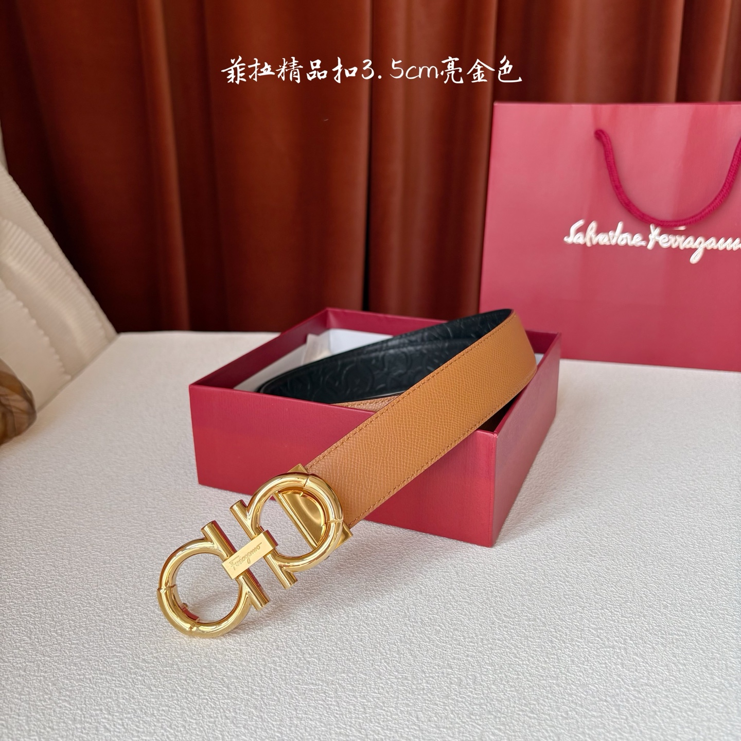 菲拉格慕男款进口小牛皮，手感细腻柔软。搭配纯铜精品扣，男士必备！宽度：3.5cm