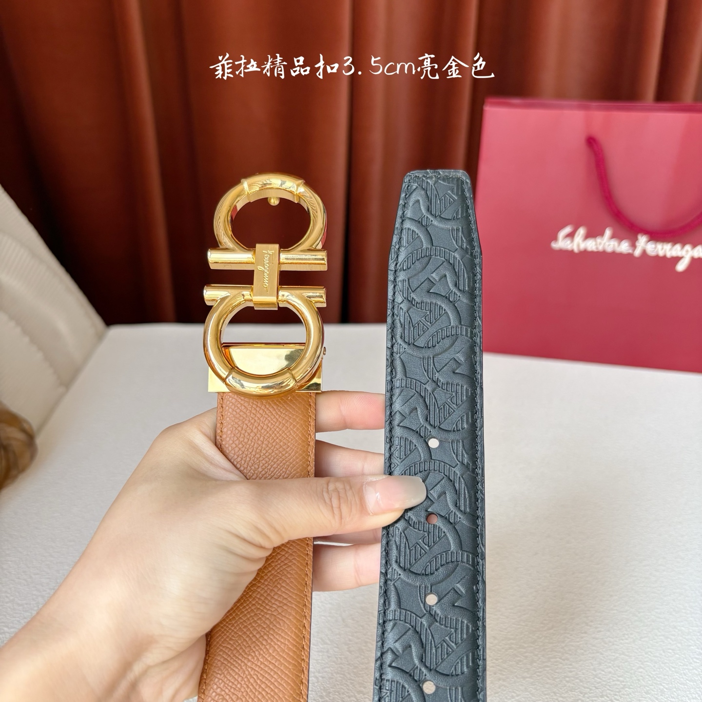 菲拉格慕男款进口小牛皮，手感细腻柔软。搭配纯铜精品扣，男士必备！宽度：3.5cm