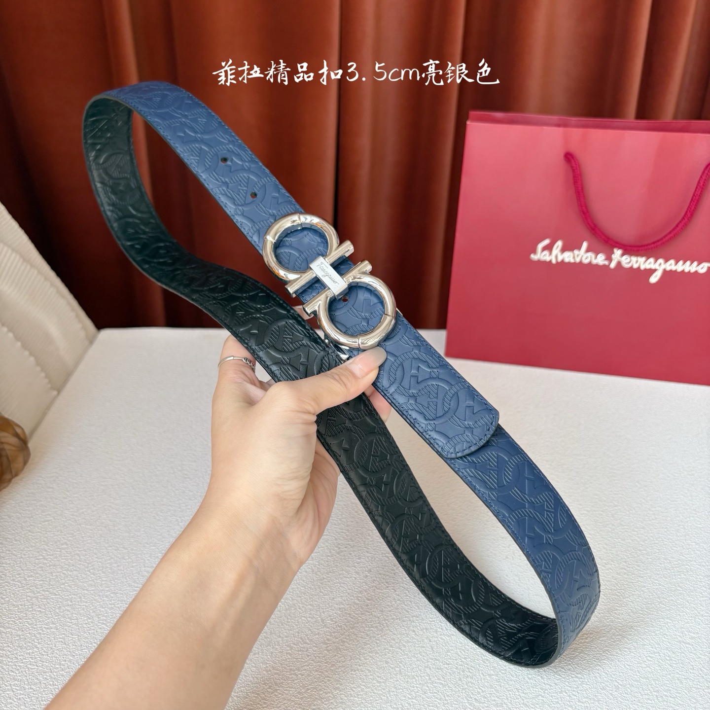 菲拉格慕男款进口小牛皮，手感细腻柔软。搭配纯铜精品扣，男士必备！宽度：3.5cm