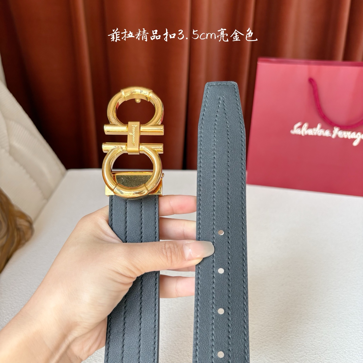 菲拉格慕男款进口小牛皮，手感细腻柔软。搭配纯铜精品扣，男士必备！宽度：3.5cm