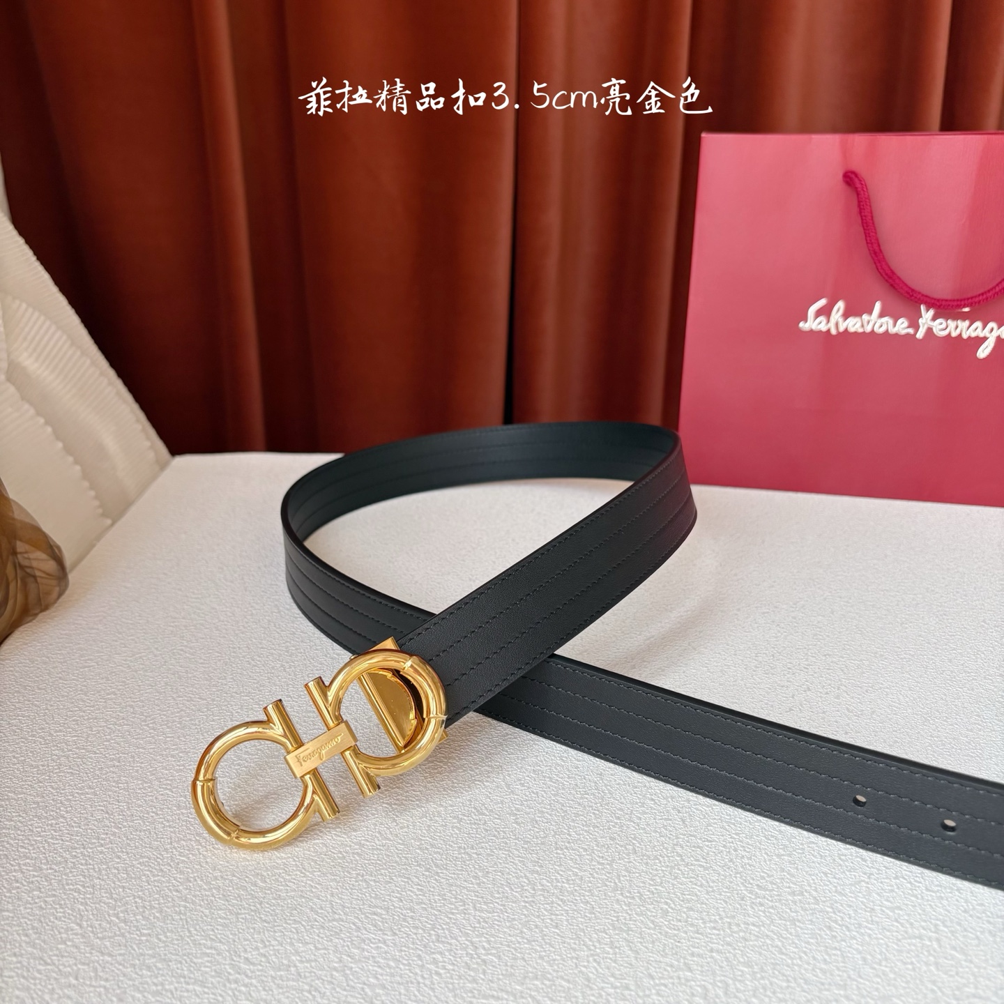 菲拉格慕男款进口小牛皮，手感细腻柔软。搭配纯铜精品扣，男士必备！宽度：3.5cm