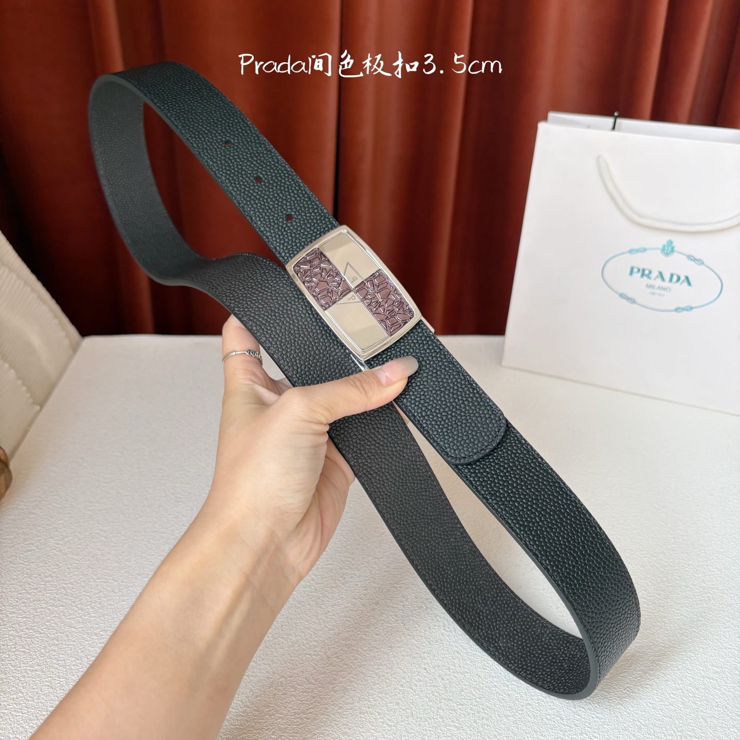 【Prada】：原单面经典头层牛皮腰带，搭配精品板扣，原厂电镀工艺，长短可自行裁剪，宽3.5cm