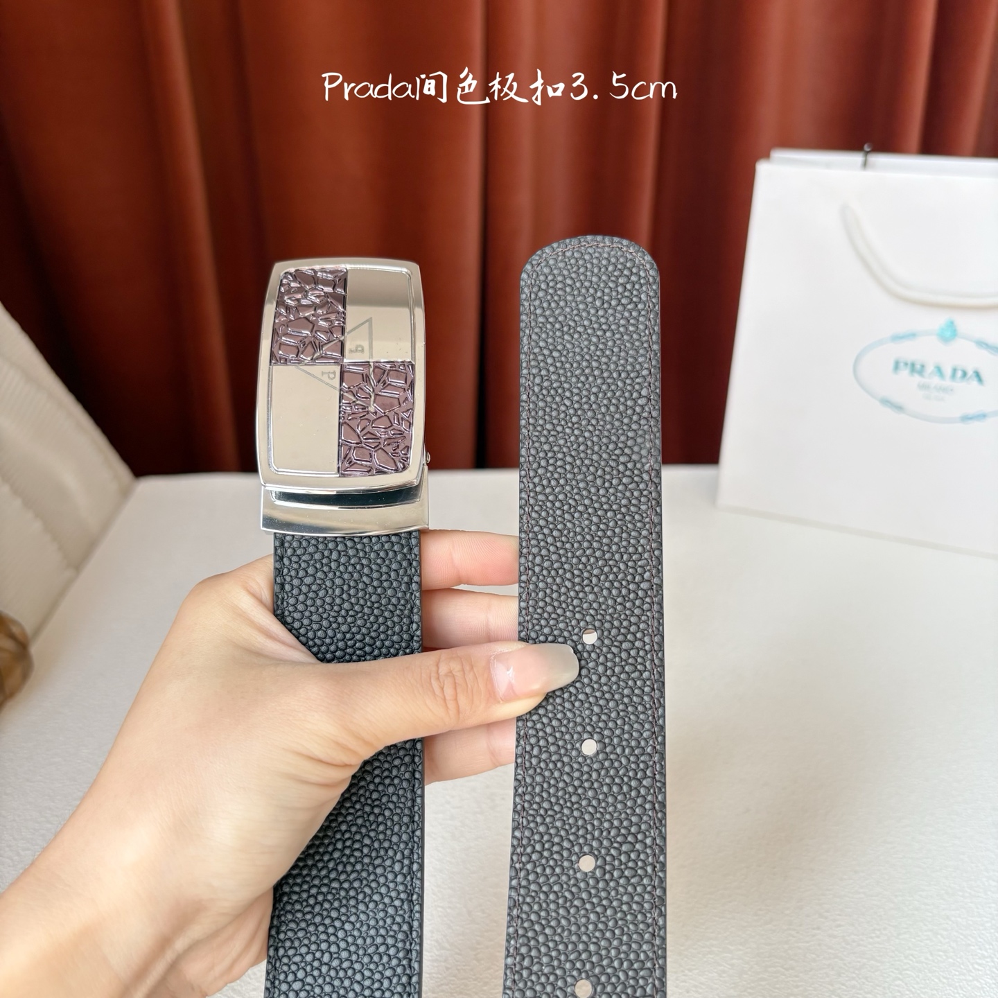 【Prada】：原单面经典头层牛皮腰带，搭配精品板扣，原厂电镀工艺，长短可自行裁剪，宽3.5cm