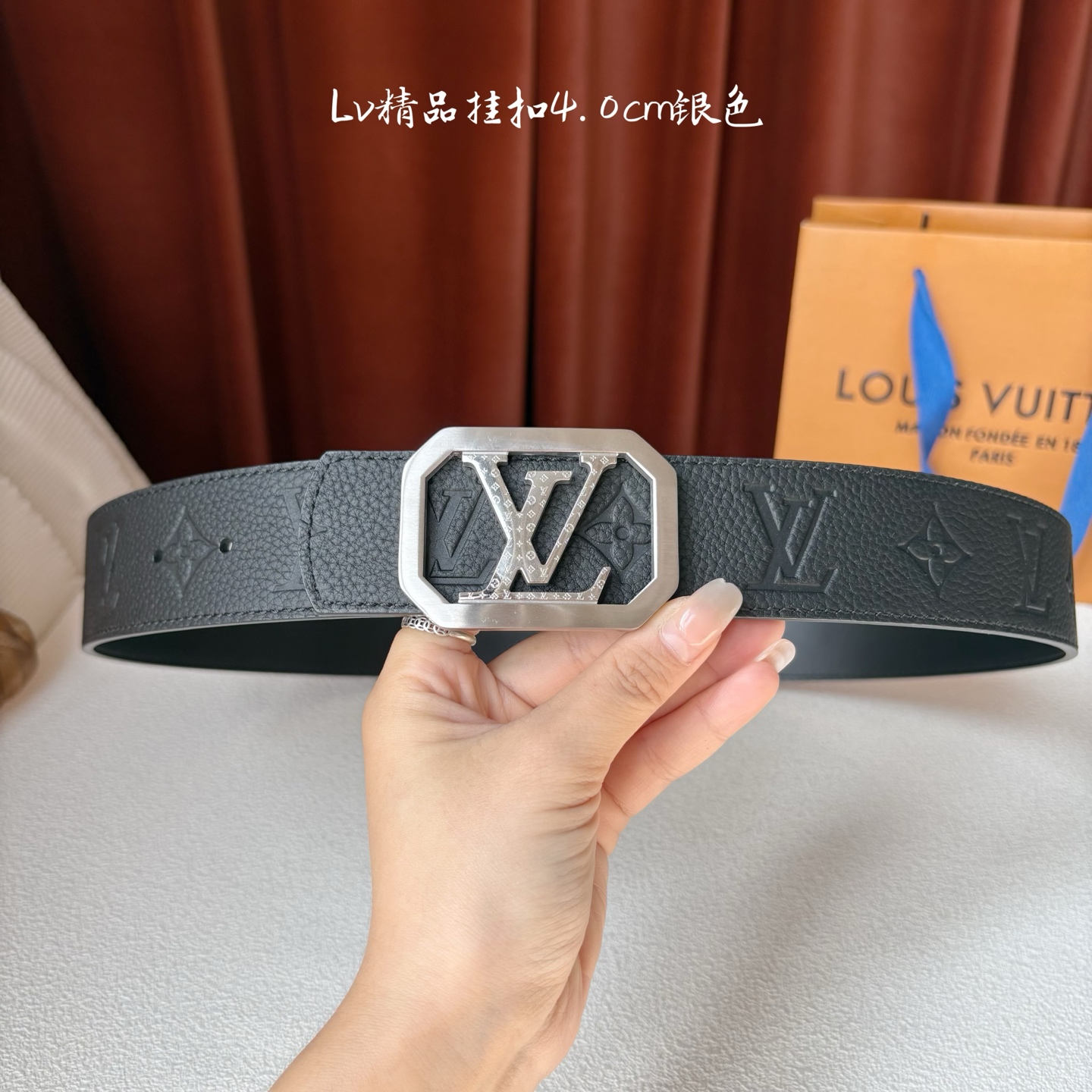 【LOUIS VUITTON】：经典原单品质，经典荔枝纹压花面搭配原单精品钢扣，精工制作，细节看图，实物